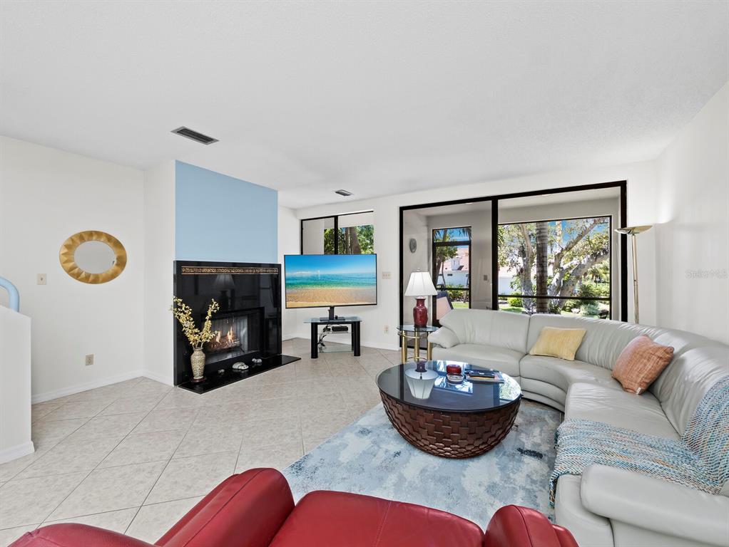 Longboat Key, Florida, 34228, United States, 2 Bedrooms Bedrooms, ,3 BathroomsBathrooms,Residential,For Sale,1942168
