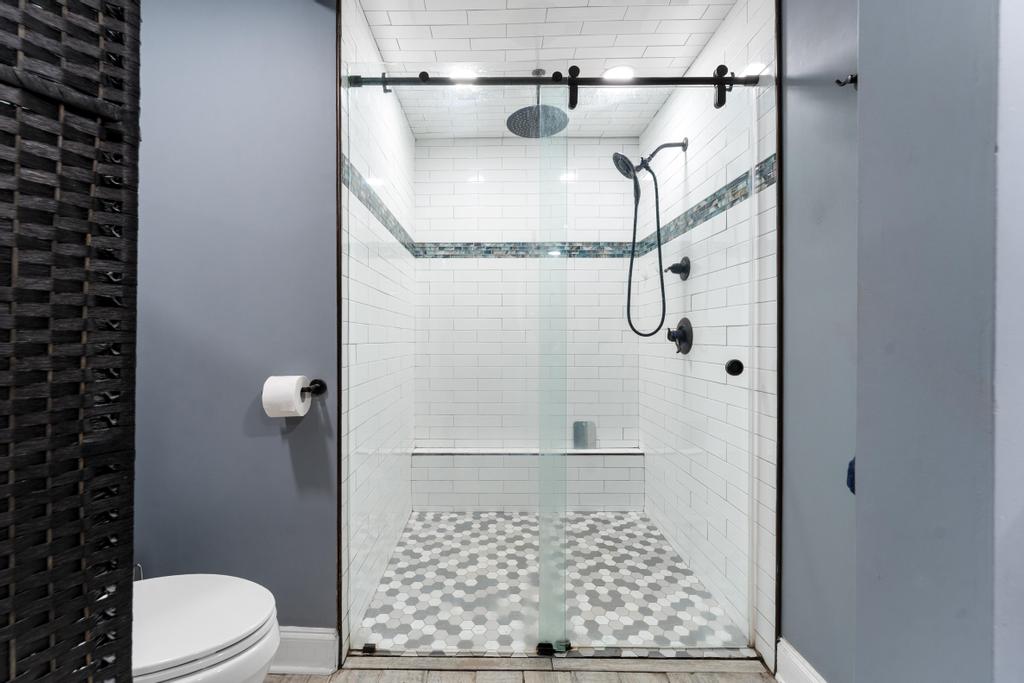 Hartwell, Georgia, 30643, United States, 4 Bedrooms Bedrooms, ,3 BathroomsBathrooms,Residential,For Sale,1989315