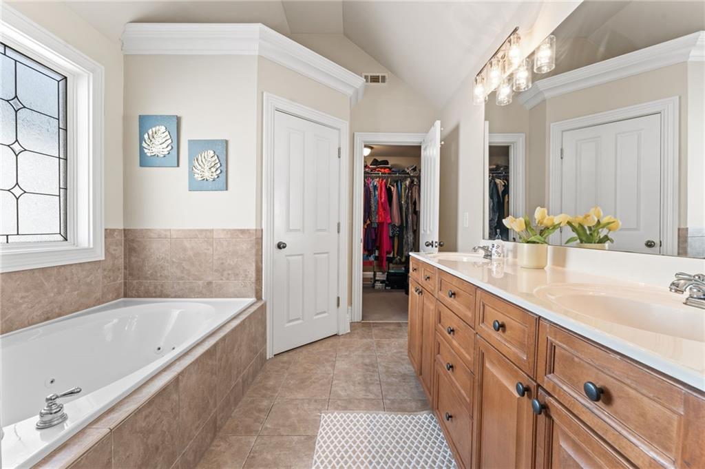 Johns Creek, Georgia, 30022, United States, 3 Bedrooms Bedrooms, ,4 BathroomsBathrooms,Residential,For Sale,2002058