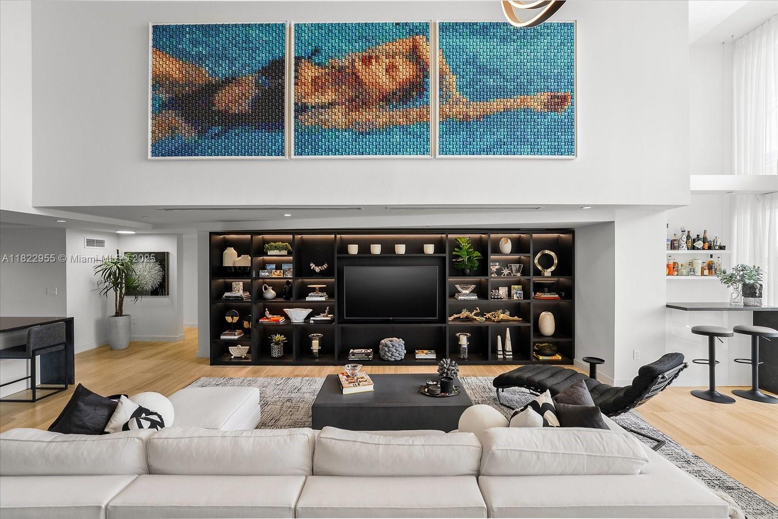 Miami Beach, Florida, 33140, United States, 4 Bedrooms Bedrooms, ,5 BathroomsBathrooms,Residential,For Sale,1949719