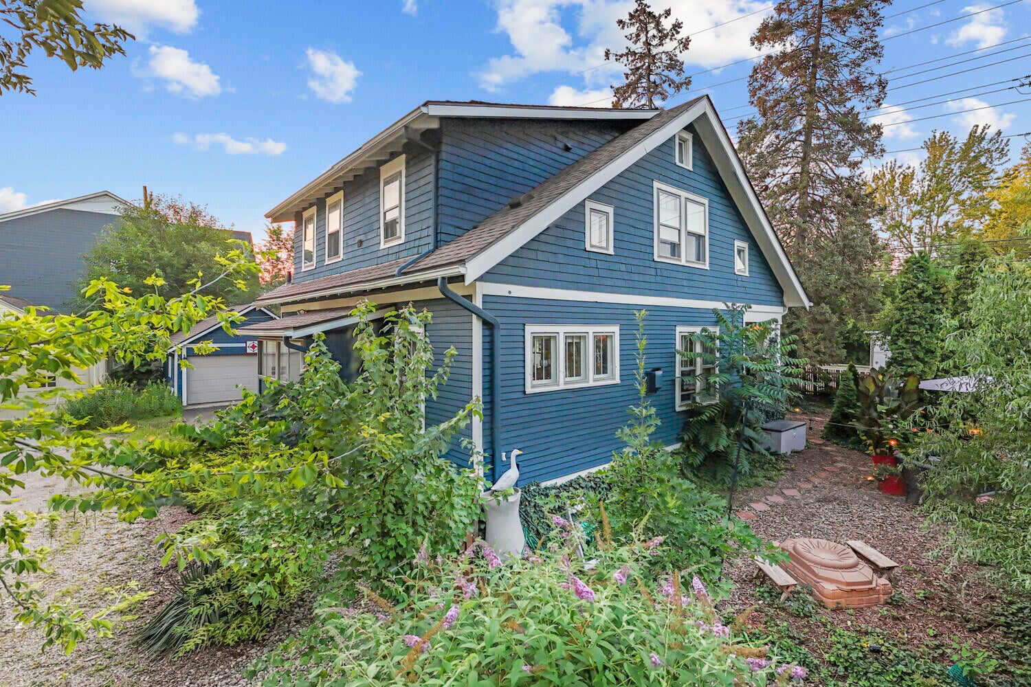 Ann Arbor, Michigan, 48103, United States, 4 Bedrooms Bedrooms, ,3 BathroomsBathrooms,Residential,For Sale,1991262