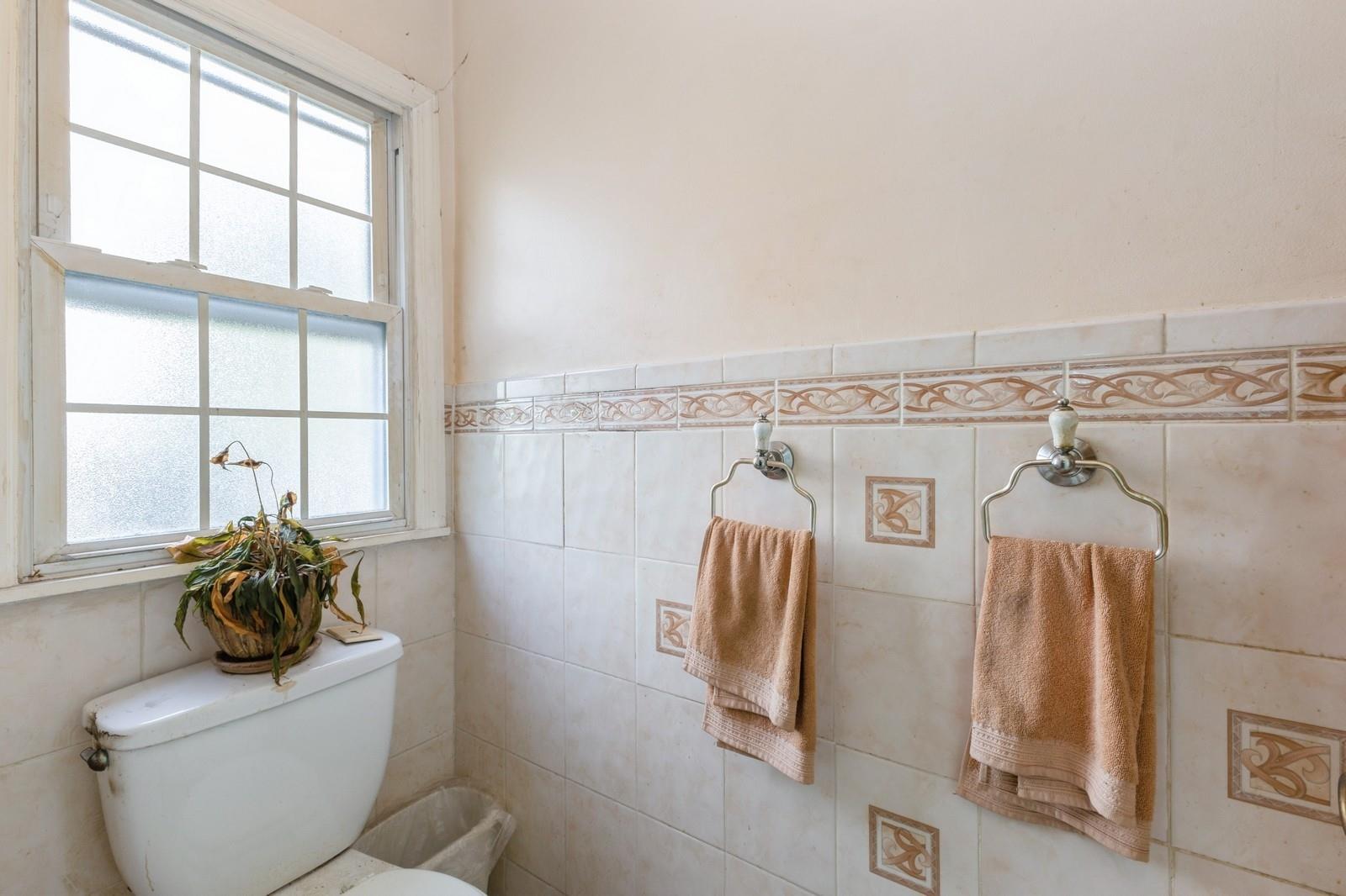 Beechhurst, New York, 11357, United States, 3 Bedrooms Bedrooms, ,2 BathroomsBathrooms,Residential,For Sale,1846806