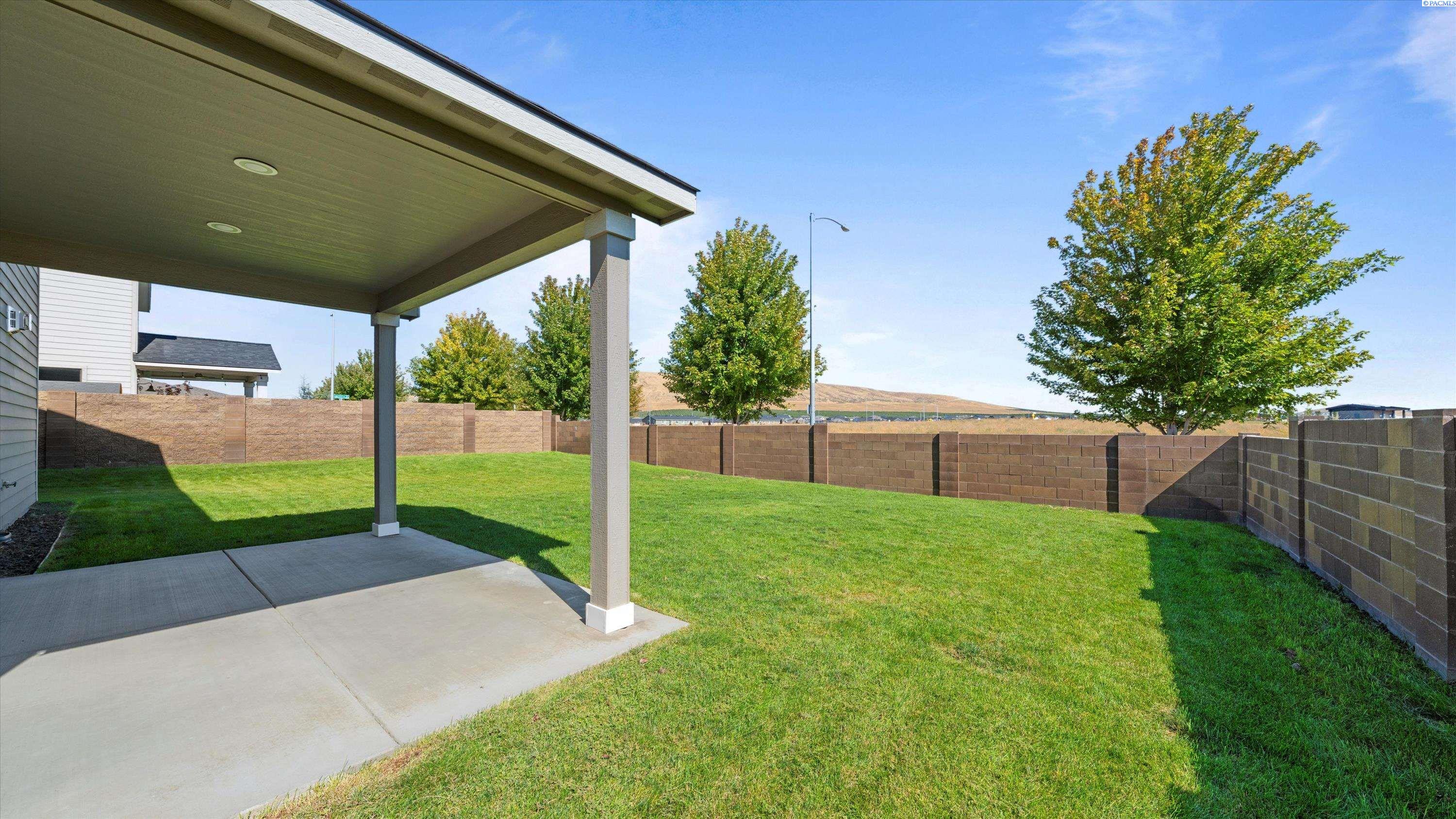 Richland, Washington, 99352, United States, 5 Bedrooms Bedrooms, ,3 BathroomsBathrooms,Residential,For Sale,1947439