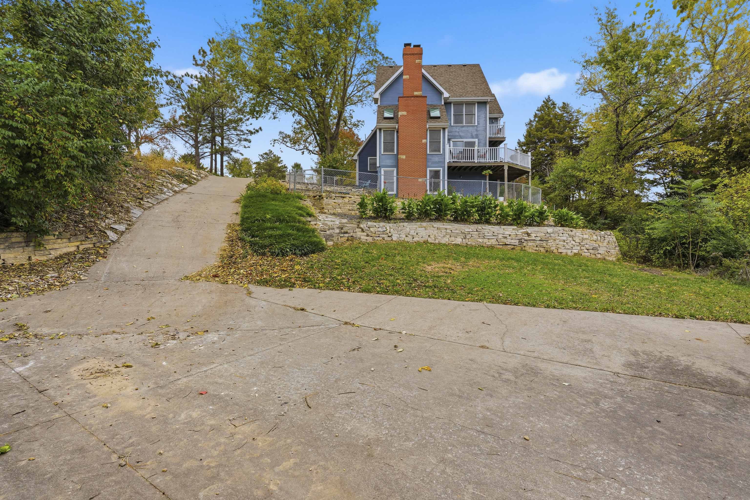 Manhattan, Kansas, 66503, United States, 4 Bedrooms Bedrooms, ,4 BathroomsBathrooms,Residential,For Sale,1985204