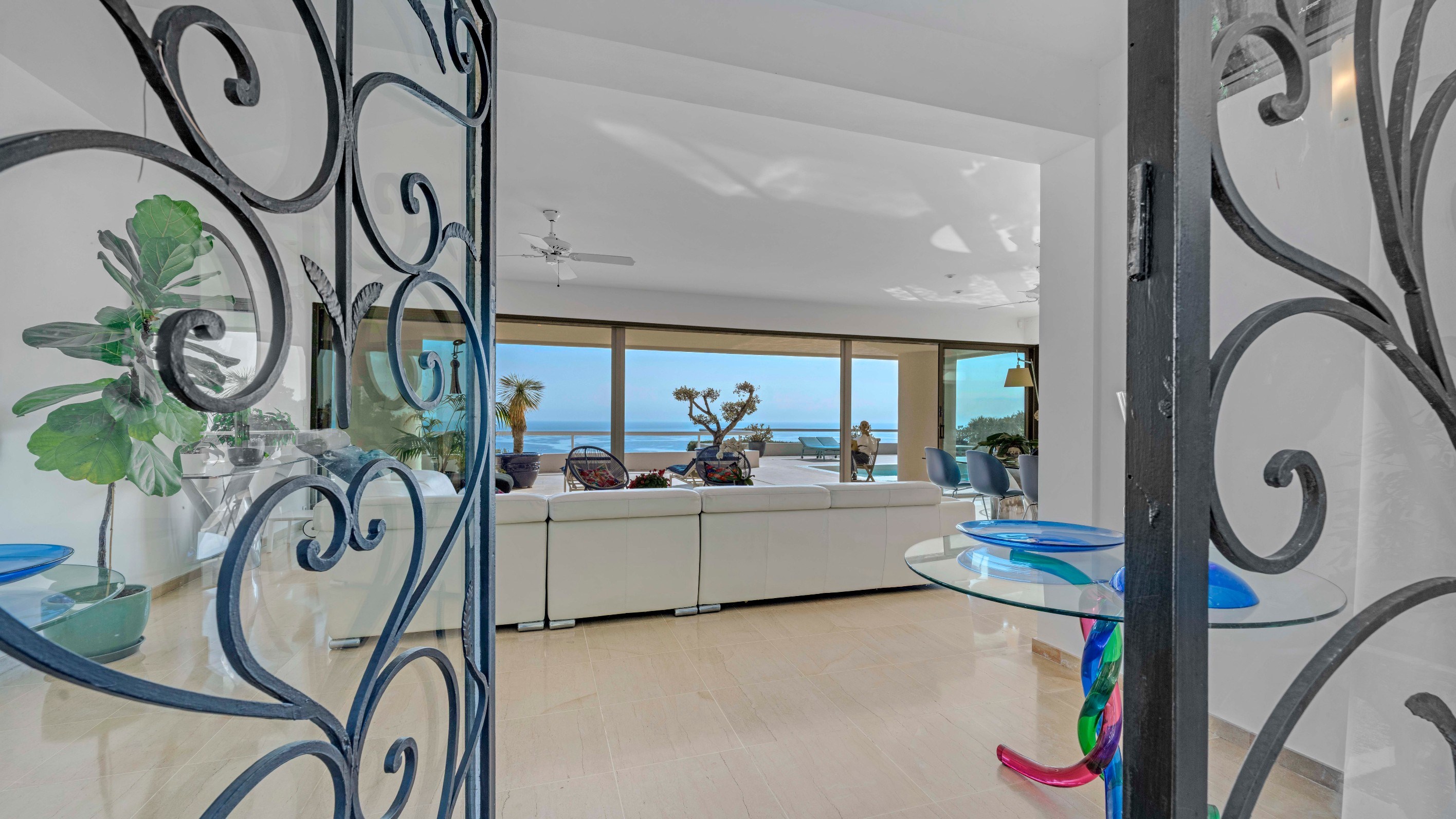  Contemporary villa with panoramic sea view for sale in Sainte-Maxime - 物件實景