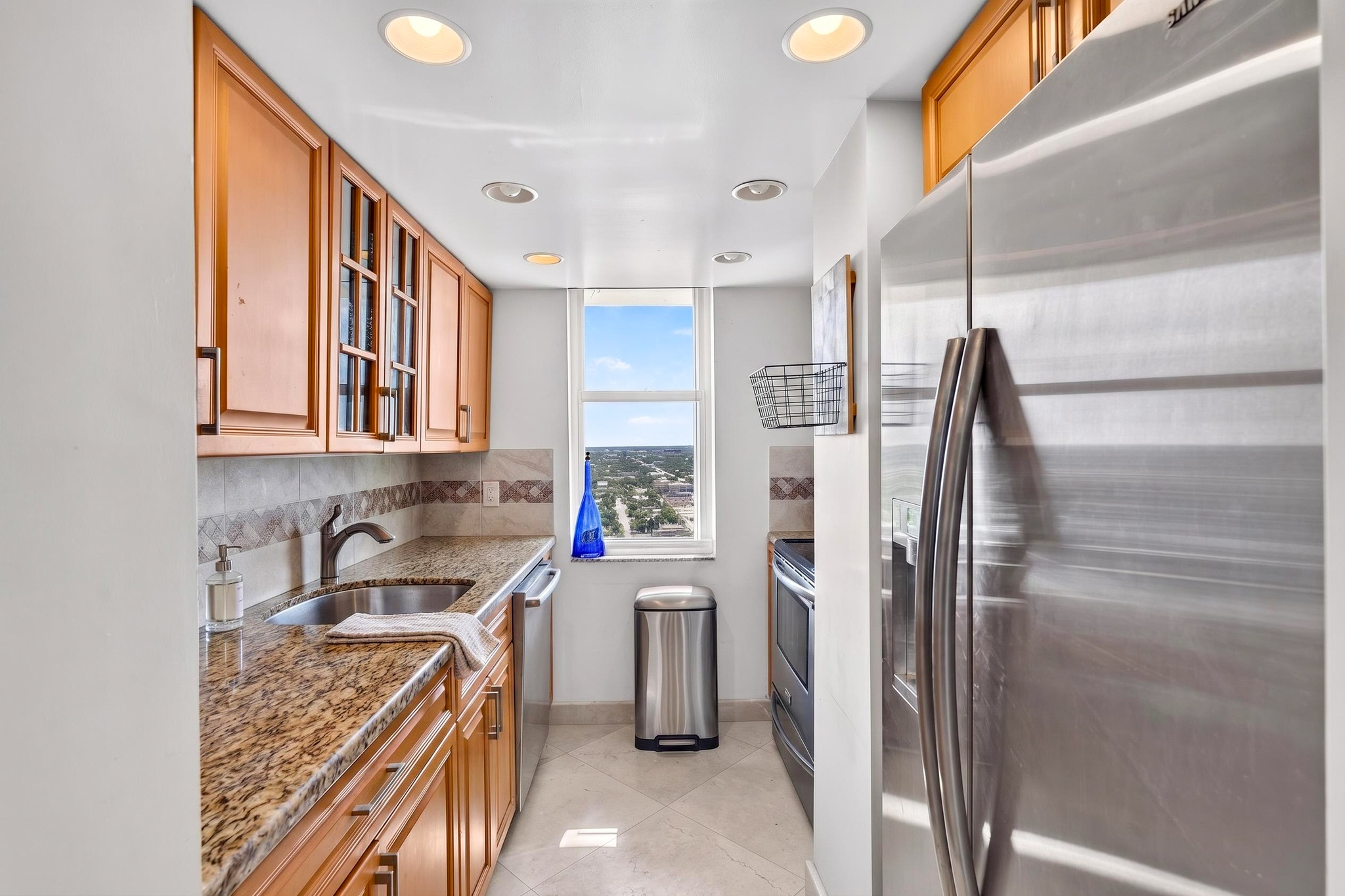  111 Briny Avenue, Pompano Beach, FL, 33062 - 物件實景