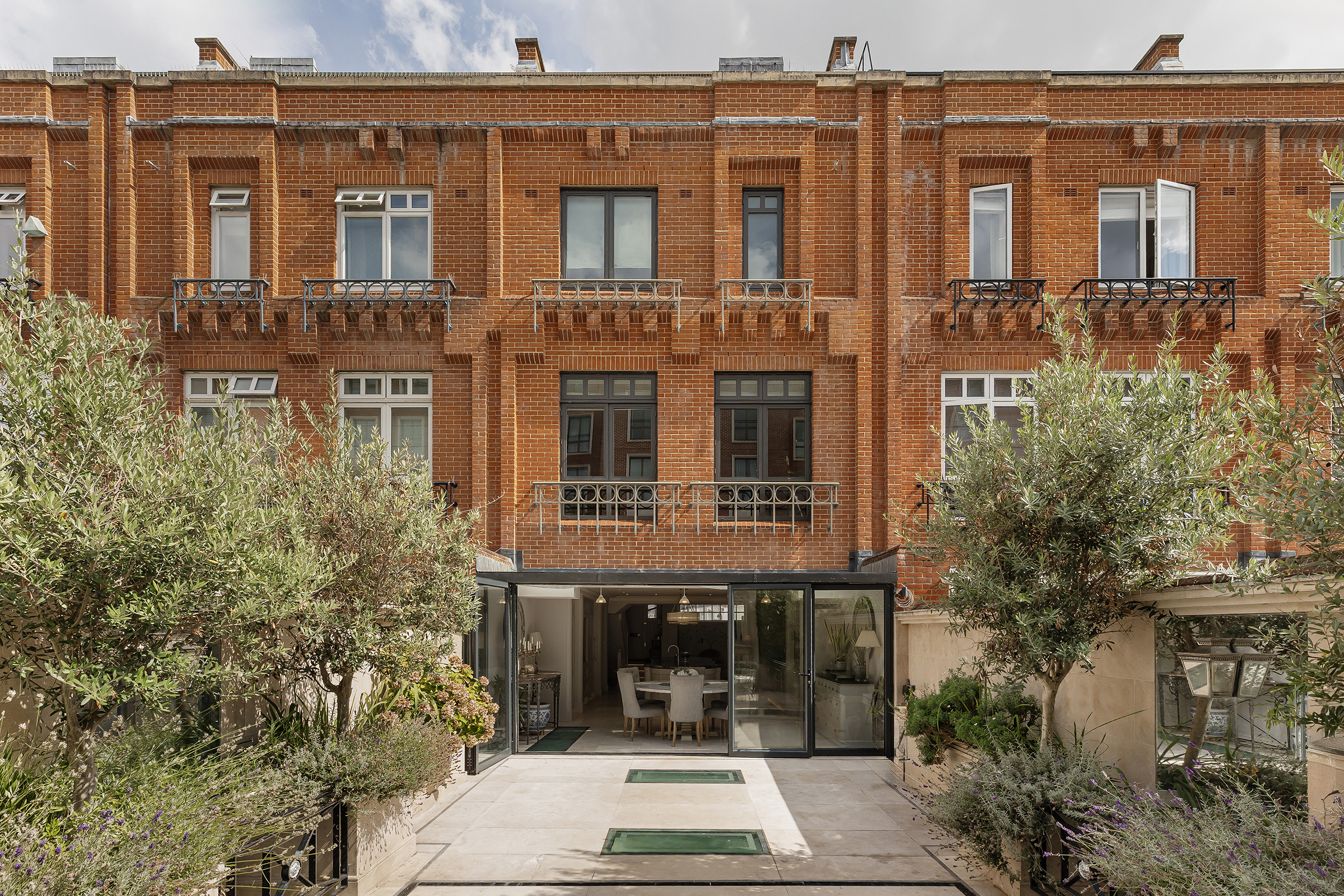  A Six-Bedroom Chelsea Townhouse with a West-Facing Garden - 物件實景