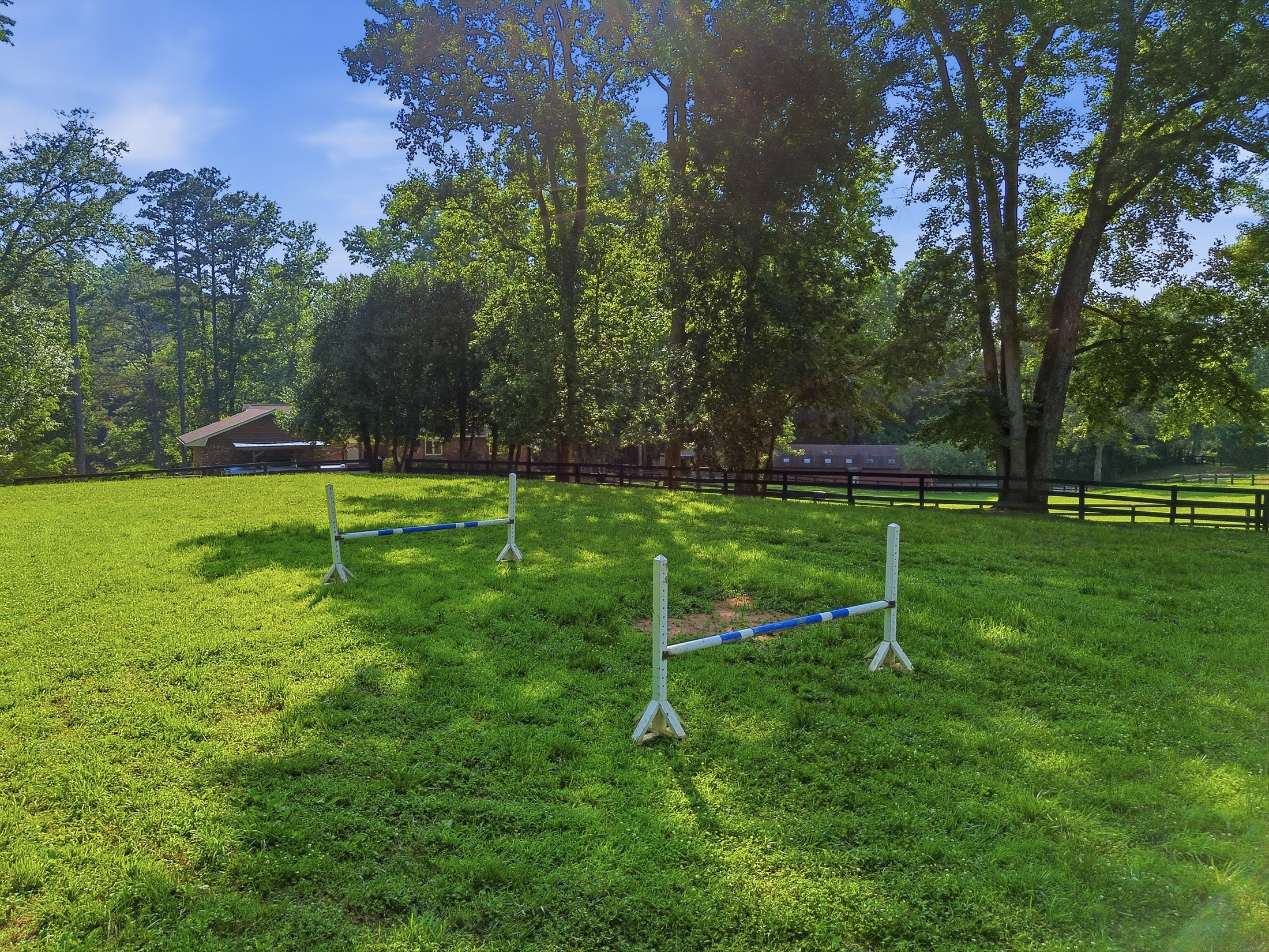  Exceptional Brick Ranch on 5+/- Picturesque Acres - 物件實景