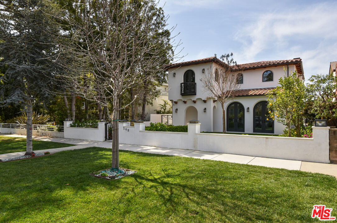 Santa Monica, California, 90402, United States, 5 Bedrooms Bedrooms, ,7 BathroomsBathrooms,Residential,For Sale,1838170
