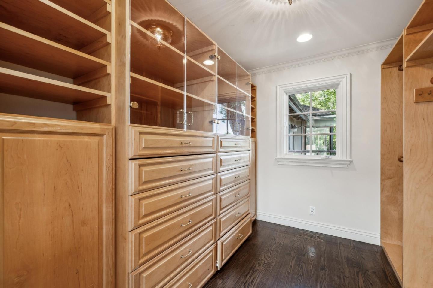 Portola Valley, California, 94028, United States, 6 Bedrooms Bedrooms, ,6 BathroomsBathrooms,Residential,For Sale,1917996