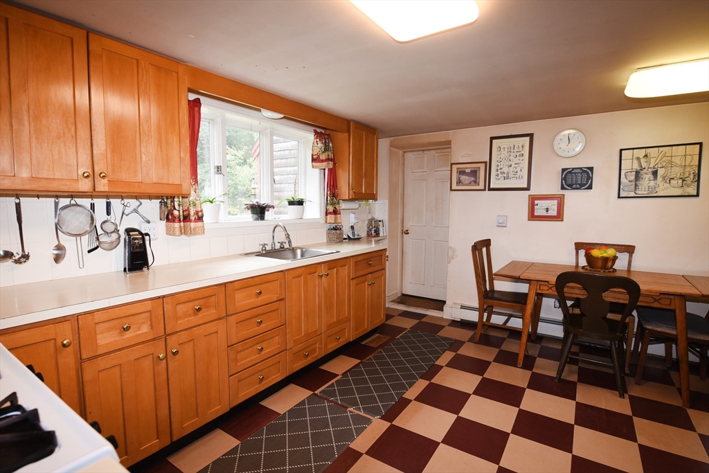 Rockland, Massachusetts, 02370, United States, 3 Bedrooms Bedrooms, ,2 BathroomsBathrooms,Residential,For Sale,1903507