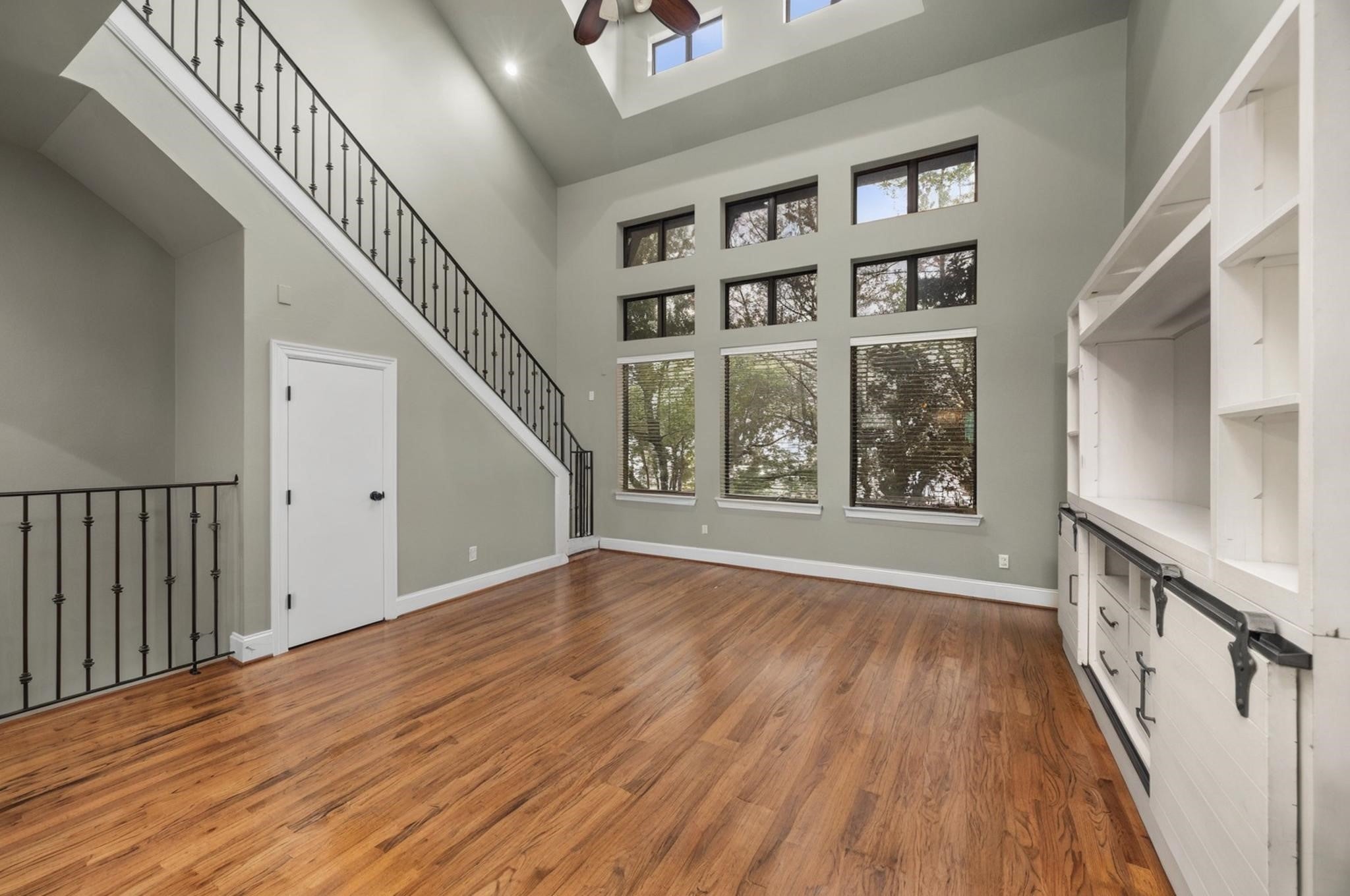 White St, Houston, TX 77007
