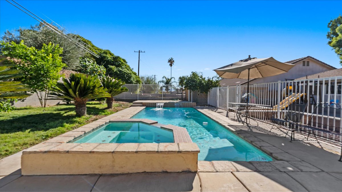 San Bernardino, California, 92404, United States, 3 Bedrooms Bedrooms, ,2 BathroomsBathrooms,Residential,For Sale,1990430