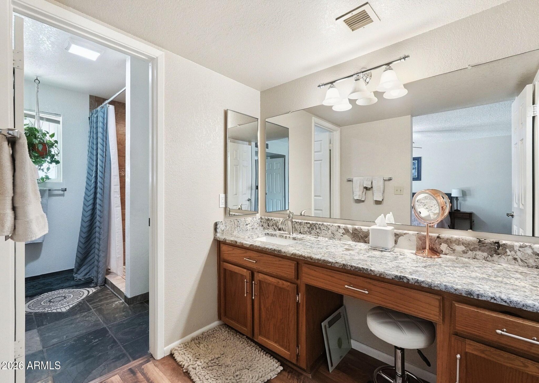  301 E Helena Drive  Phoenix, AZ - 物件實景