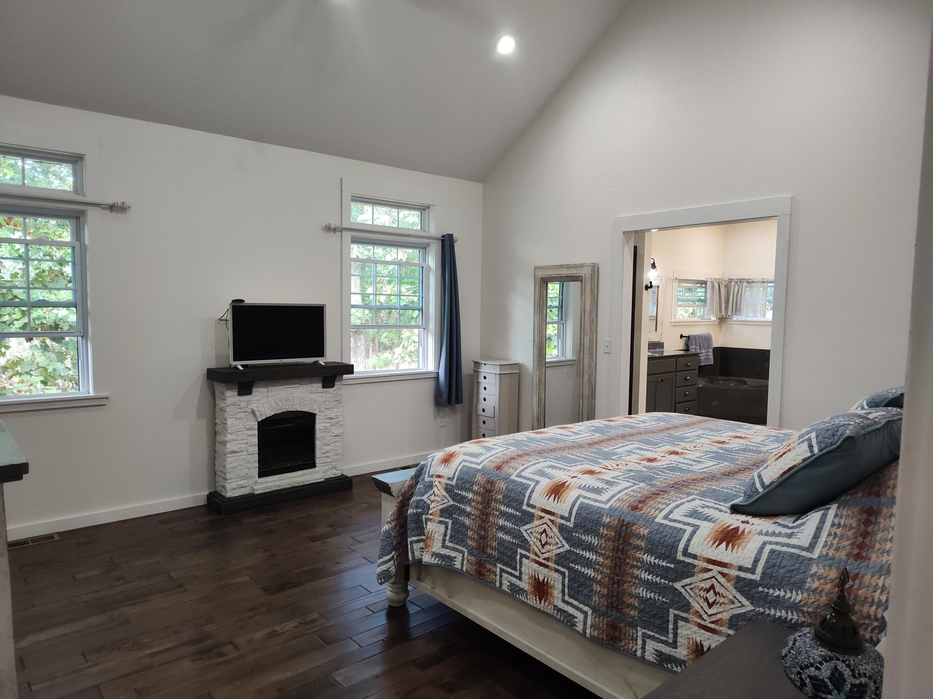 Buffalo, Missouri, 65622, United States, 3 Bedrooms Bedrooms, ,2 BathroomsBathrooms,Residential,For Sale,1974176