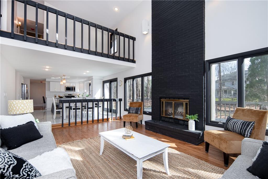 East Greenwich, Rhode Island, 02818, United States, 3 Bedrooms Bedrooms, ,3 BathroomsBathrooms,Residential,For Sale,1905846