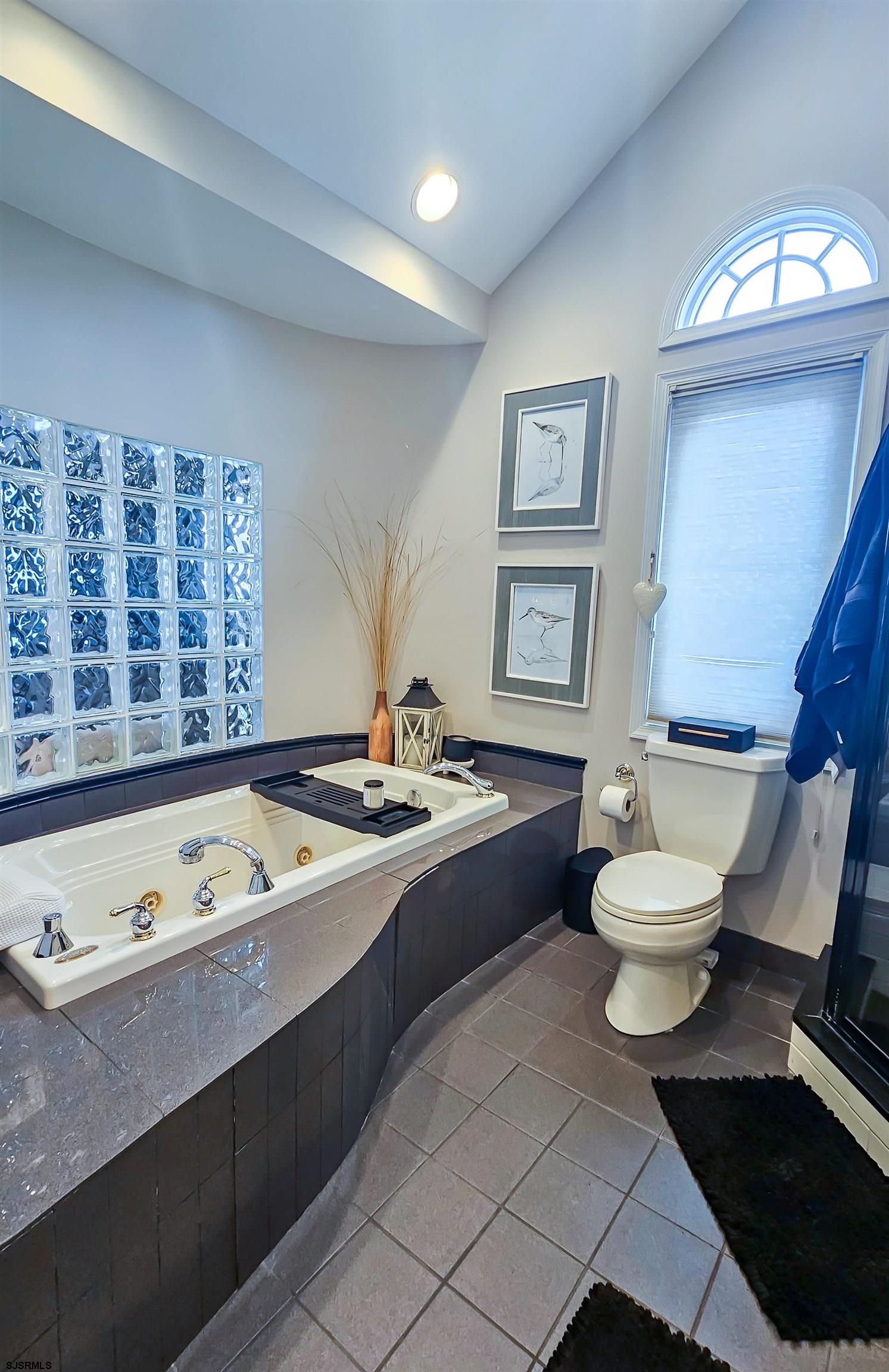Longport, New Jersey, 08403, United States, 3 Bedrooms Bedrooms, ,3 BathroomsBathrooms,Residential,For Sale,1826457