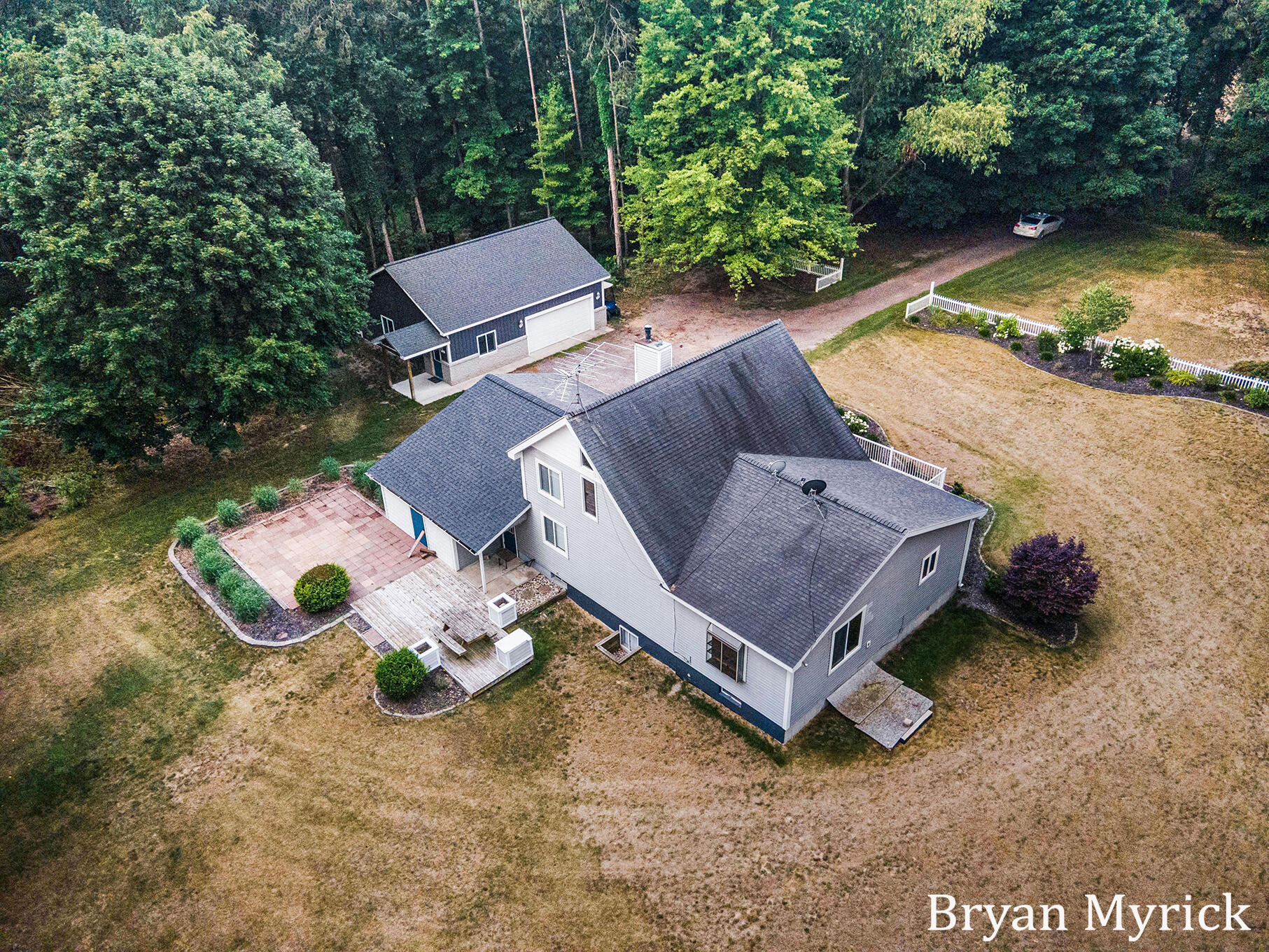 Holland, Michigan, 49423, United States, 3 Bedrooms Bedrooms, ,3 BathroomsBathrooms,Residential,For Sale,1892685