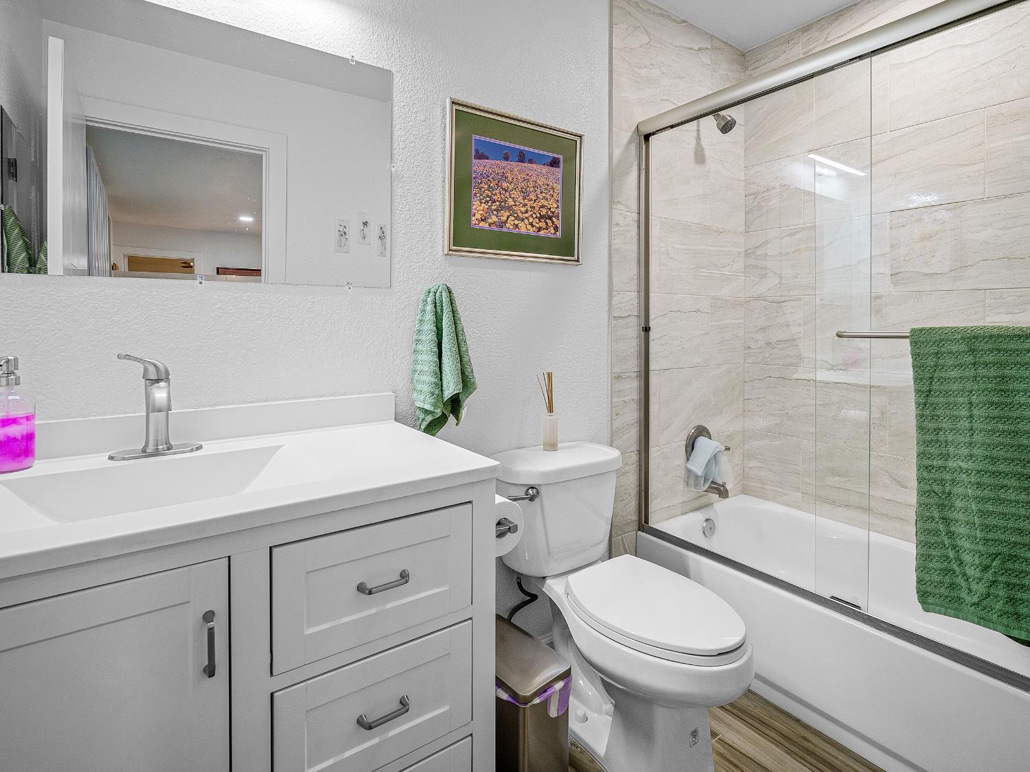 Shingle Springs, California, 95682, United States, 4 Bedrooms Bedrooms, ,3 BathroomsBathrooms,Residential,For Sale,1982328