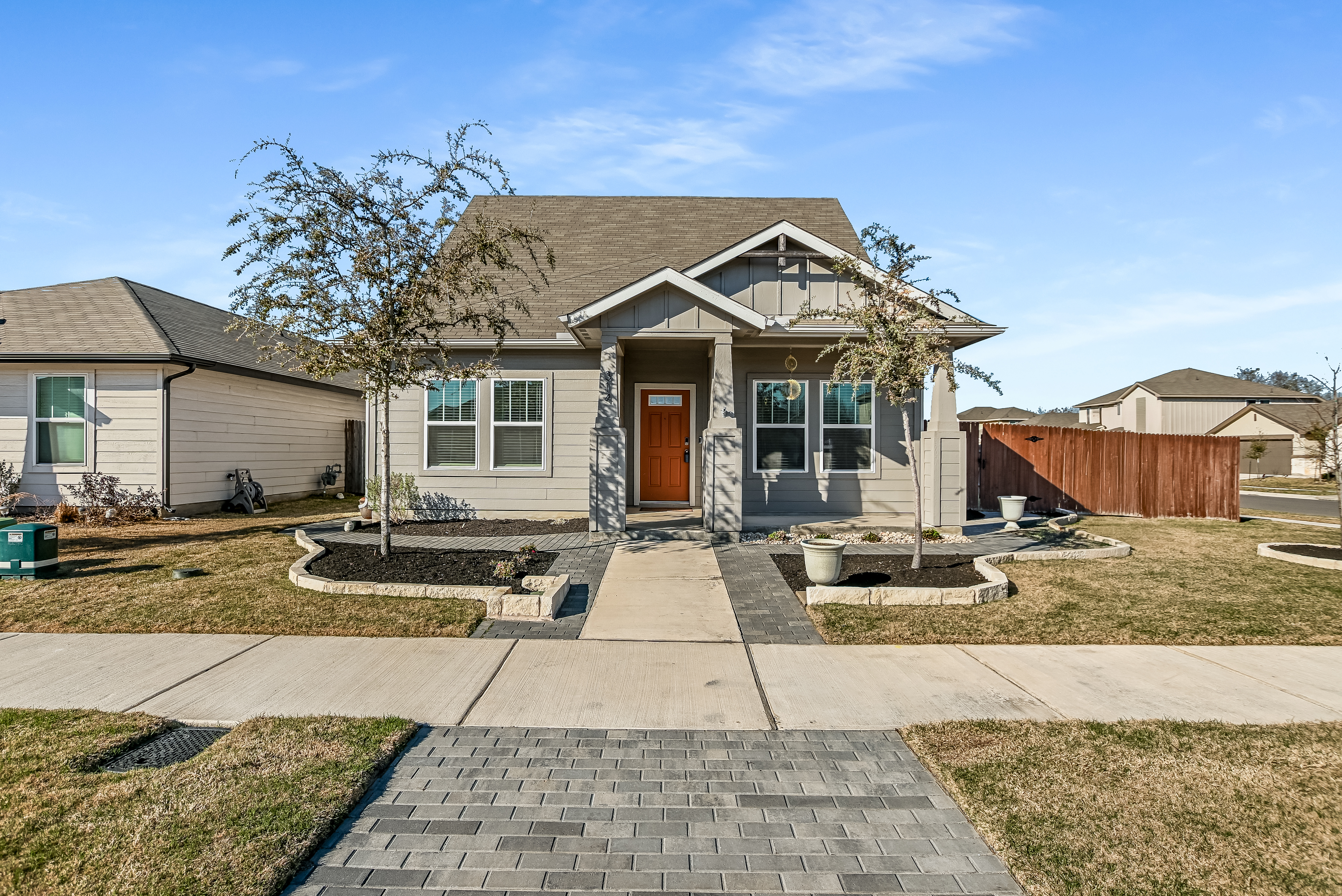  Immaculate Corner-Lot Home - 物件實景