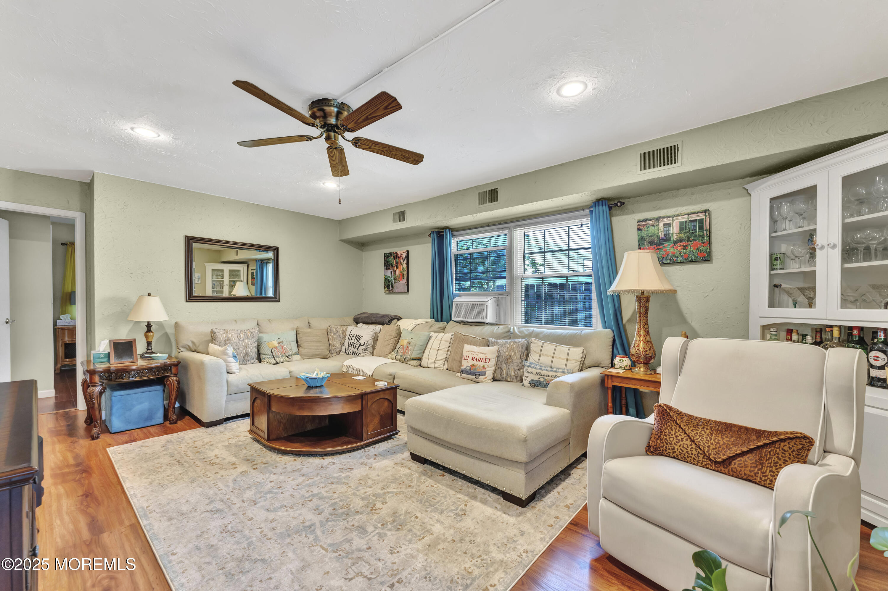Brick, New Jersey, 08724, United States, 4 Bedrooms Bedrooms, ,1 BathroomBathrooms,Residential,For Sale,1956126