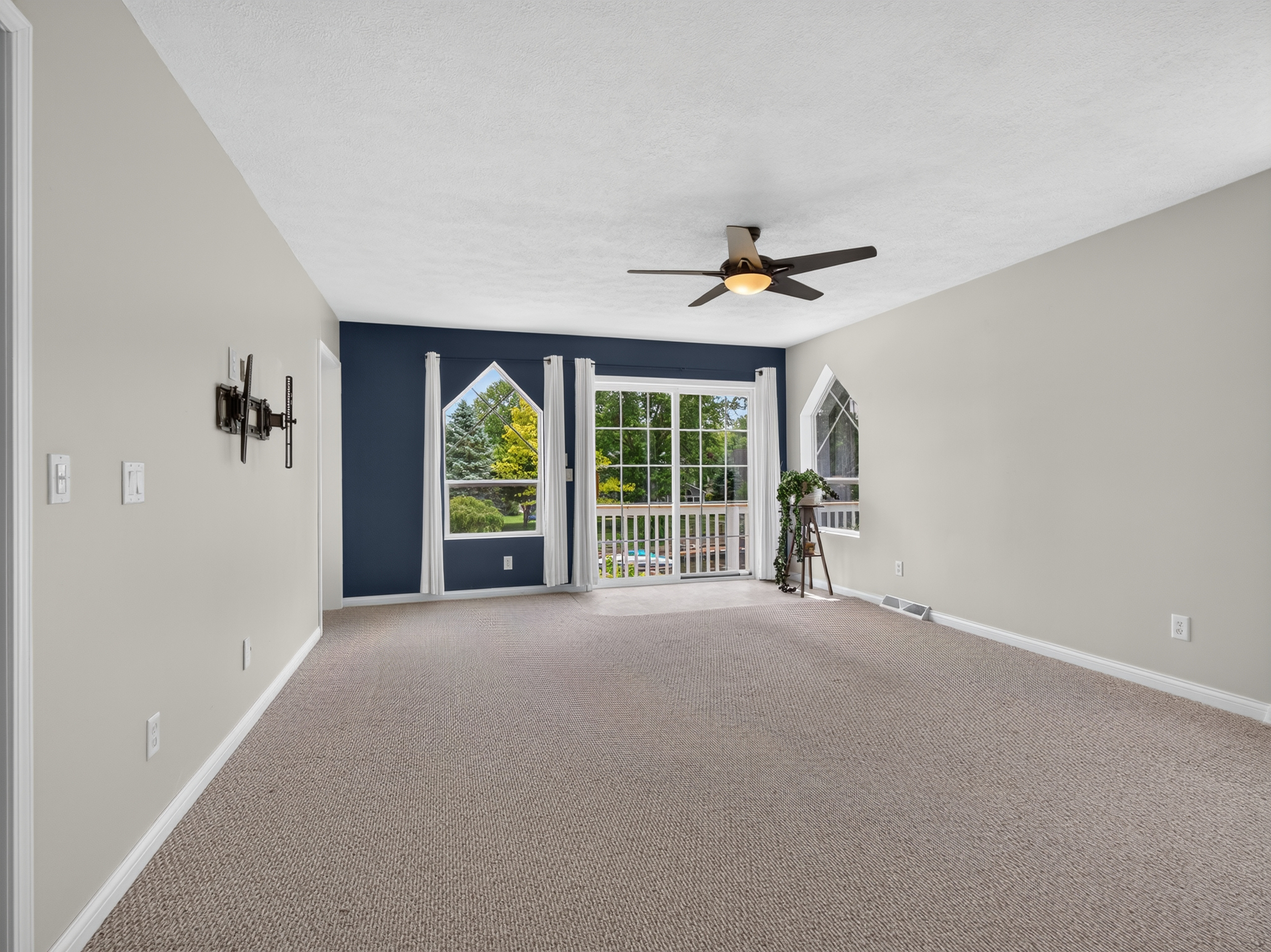  Spacious Channel-Front Home Off Lake Wawasee - 物件實景