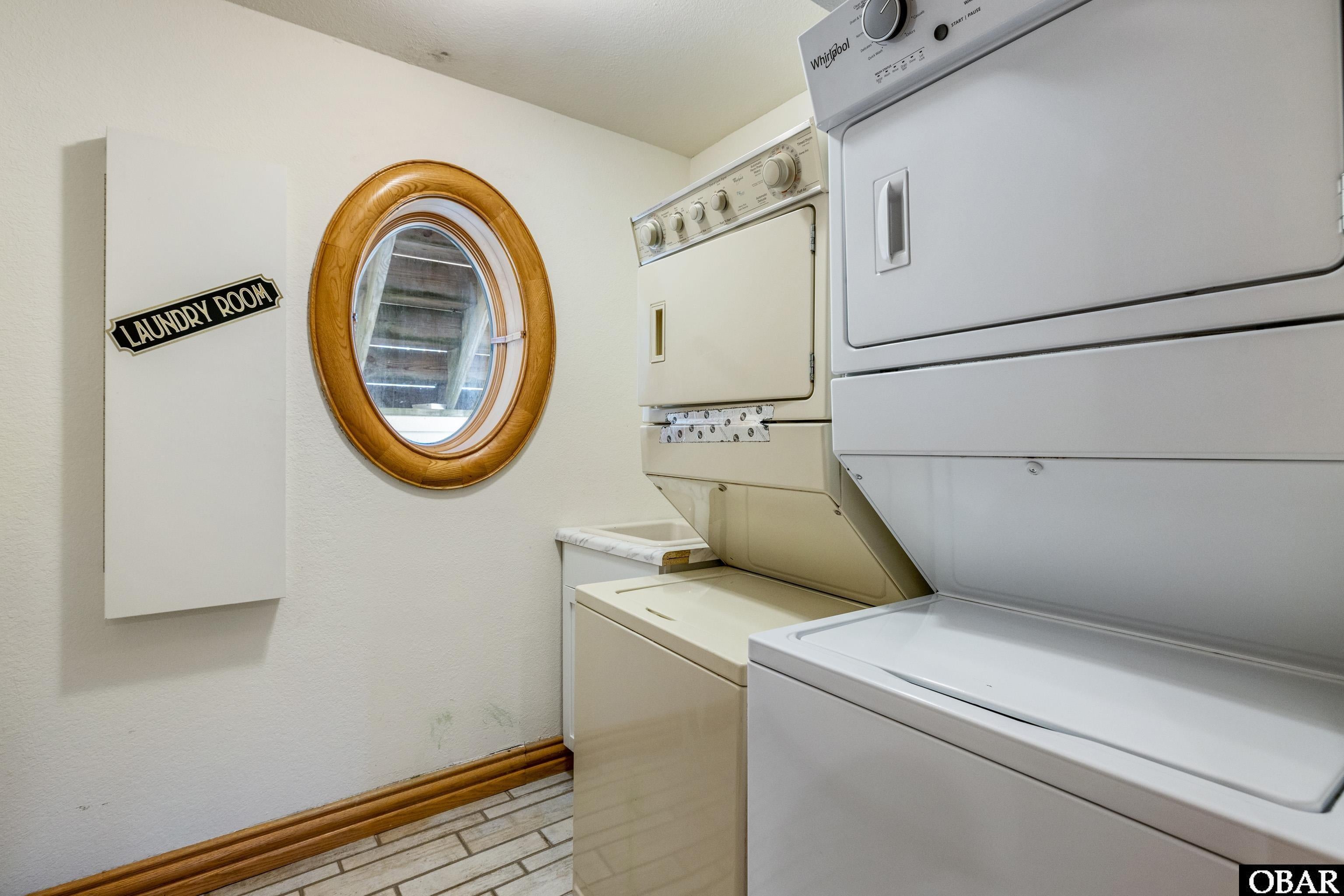 Corolla, North Carolina, 27927, United States, 6 Bedrooms Bedrooms, ,5 BathroomsBathrooms,Residential,For Sale,2010807