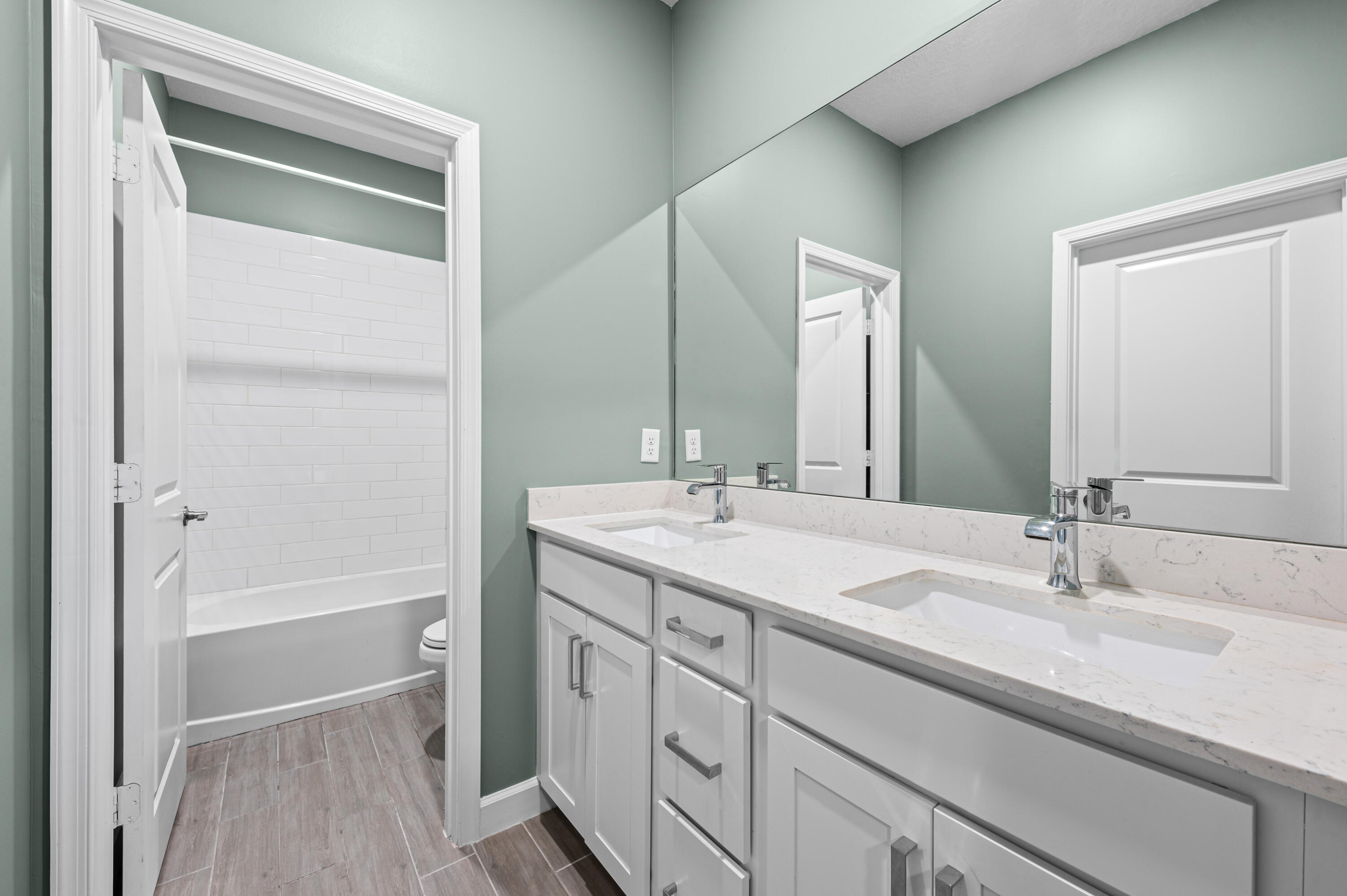 Loxahatchee, Florida, 33470, United States, 5 Bedrooms Bedrooms, ,4 BathroomsBathrooms,Residential,For Sale,1902120