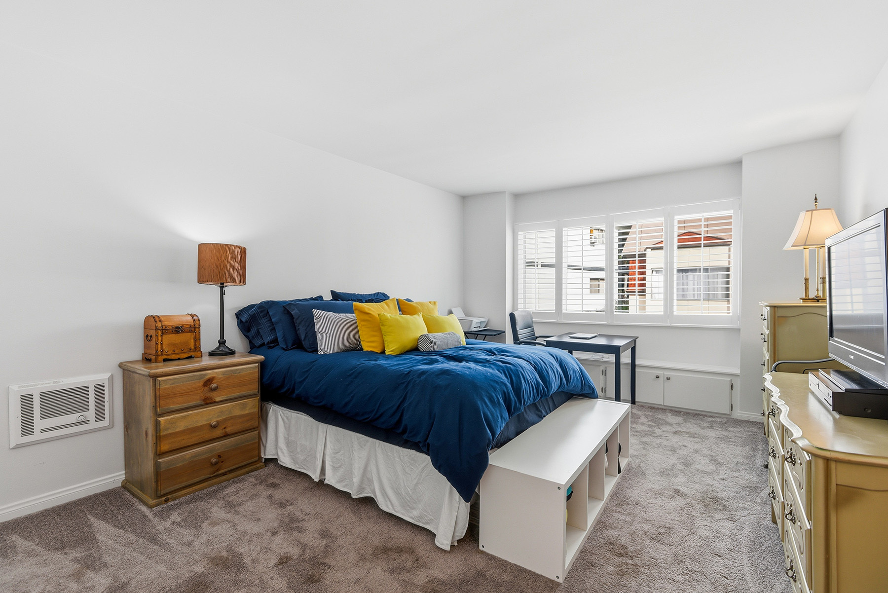  5674 Windsor Way - 物件實景