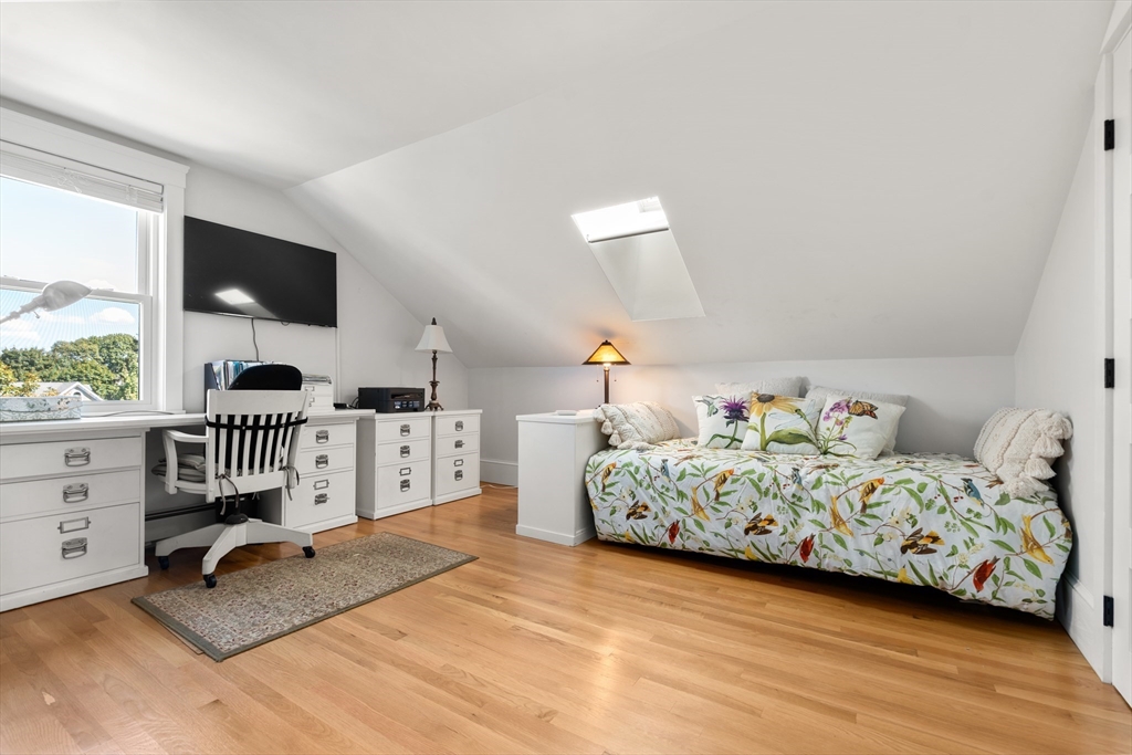 Newton, Massachusetts, 02458, United States, 5 Bedrooms Bedrooms, ,4 BathroomsBathrooms,Residential,For Sale,1941717