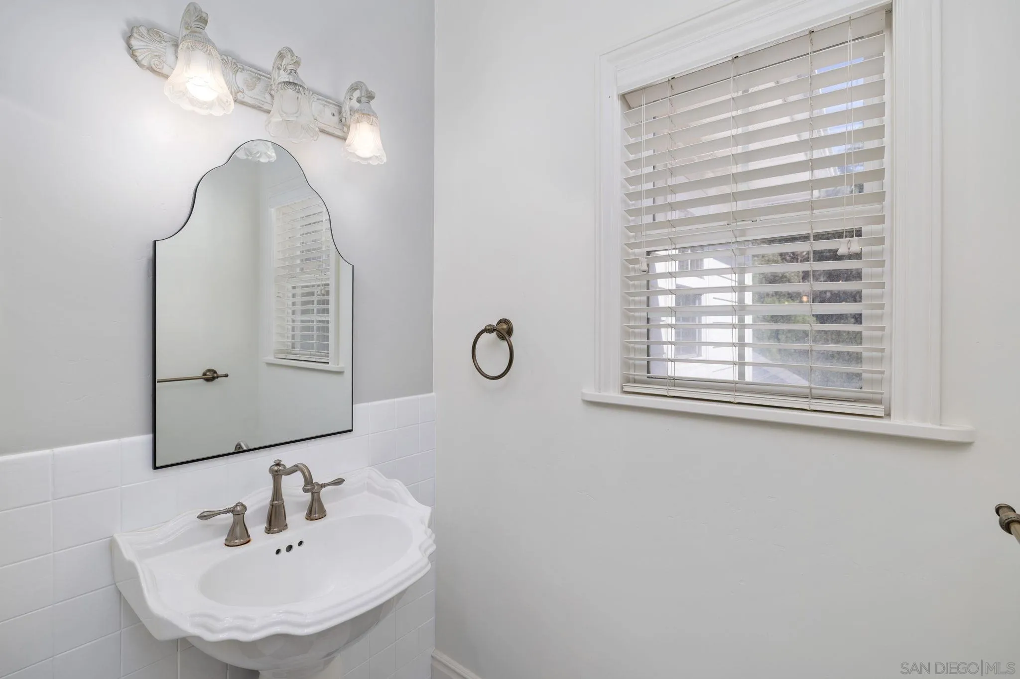 El Cajon, California, 92021, United States, 3 Bedrooms Bedrooms, ,3 BathroomsBathrooms,Residential,For Sale,1942196