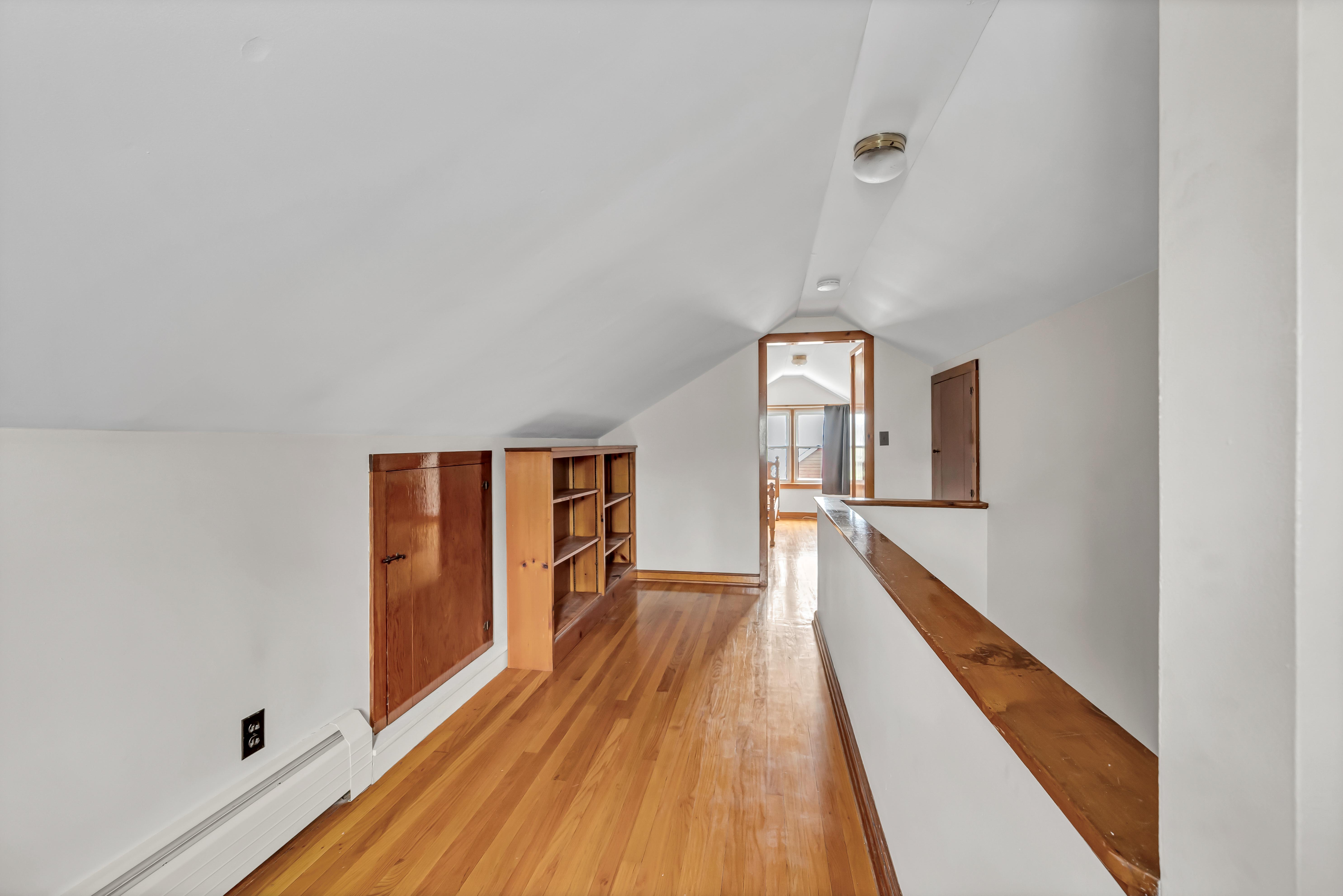  Charming Three Bedroom Cape - 物件實景