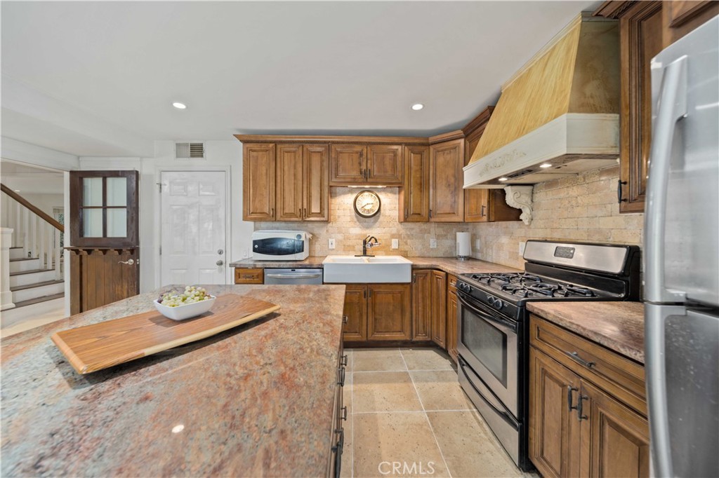 Newhall, California, 91321, United States, 5 Bedrooms Bedrooms, ,4 BathroomsBathrooms,Residential,For Sale,1940368