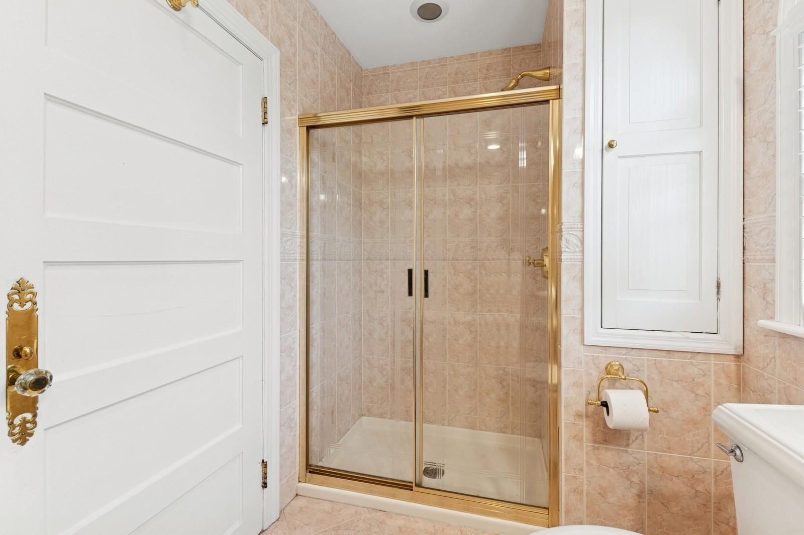 Bay Shore, New York, 11706, United States, 4 Bedrooms Bedrooms, ,3 BathroomsBathrooms,Residential,For Sale,1836669