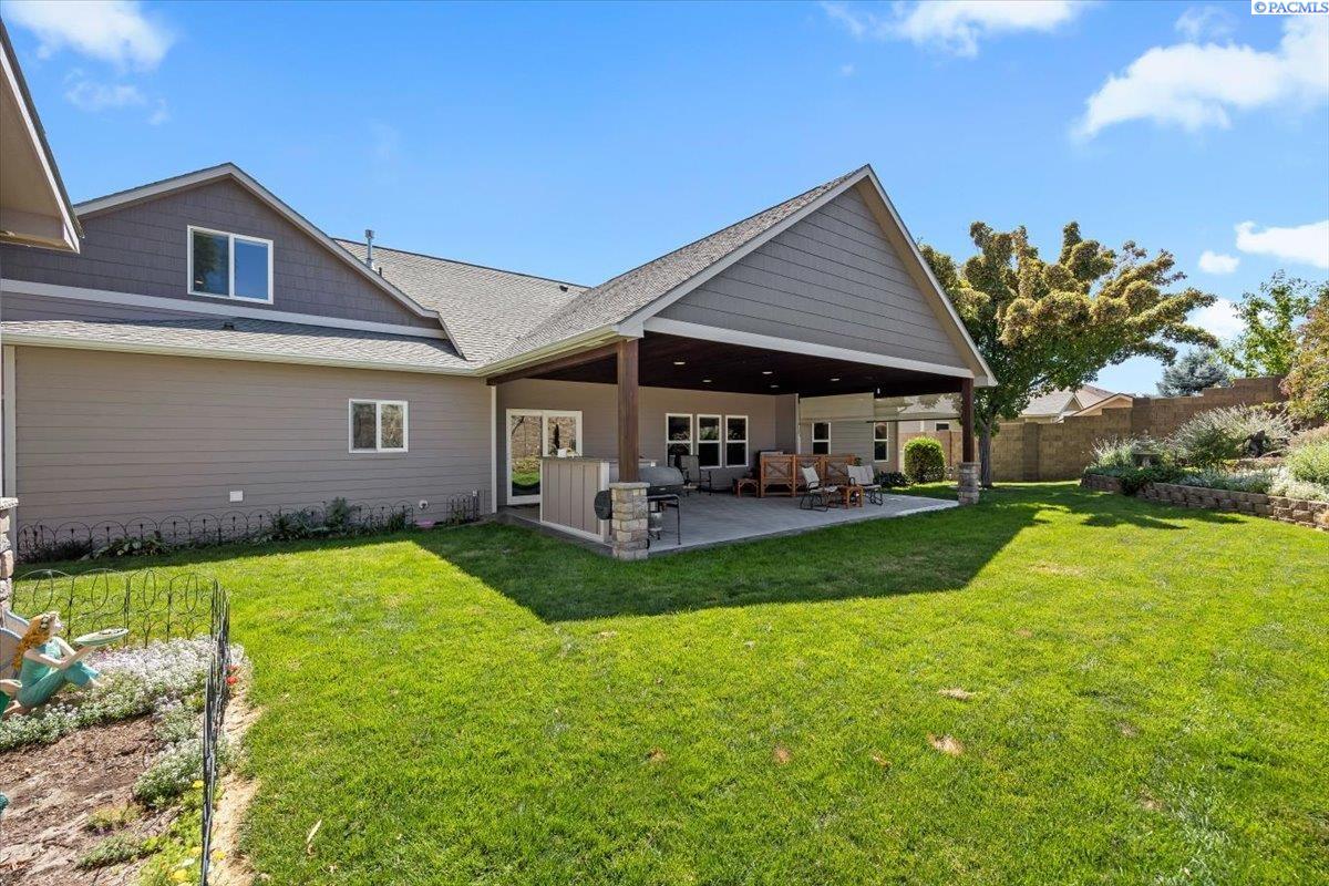 Richland, Washington, 99352, United States, 4 Bedrooms Bedrooms, ,2 BathroomsBathrooms,Residential,For Sale,1992938