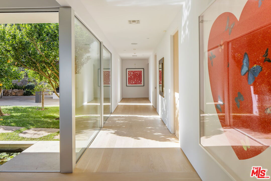 Los Angeles, California, 90049, United States, 5 Bedrooms Bedrooms, ,6 BathroomsBathrooms,Residential,For Sale,1950384