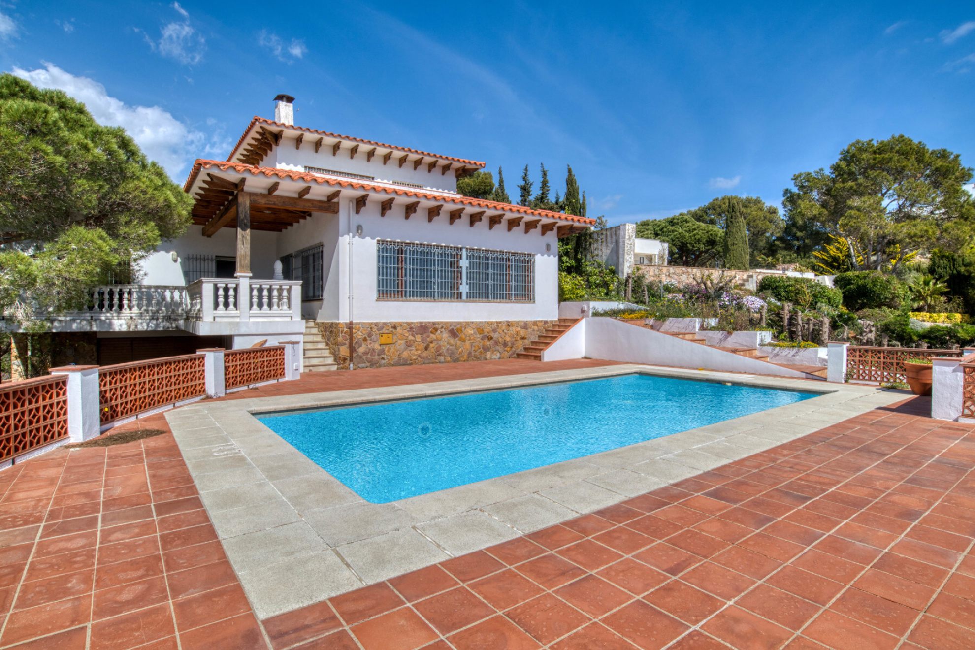  Property with charm and potential with sea and mountain views, Tamariu - 物件實景
