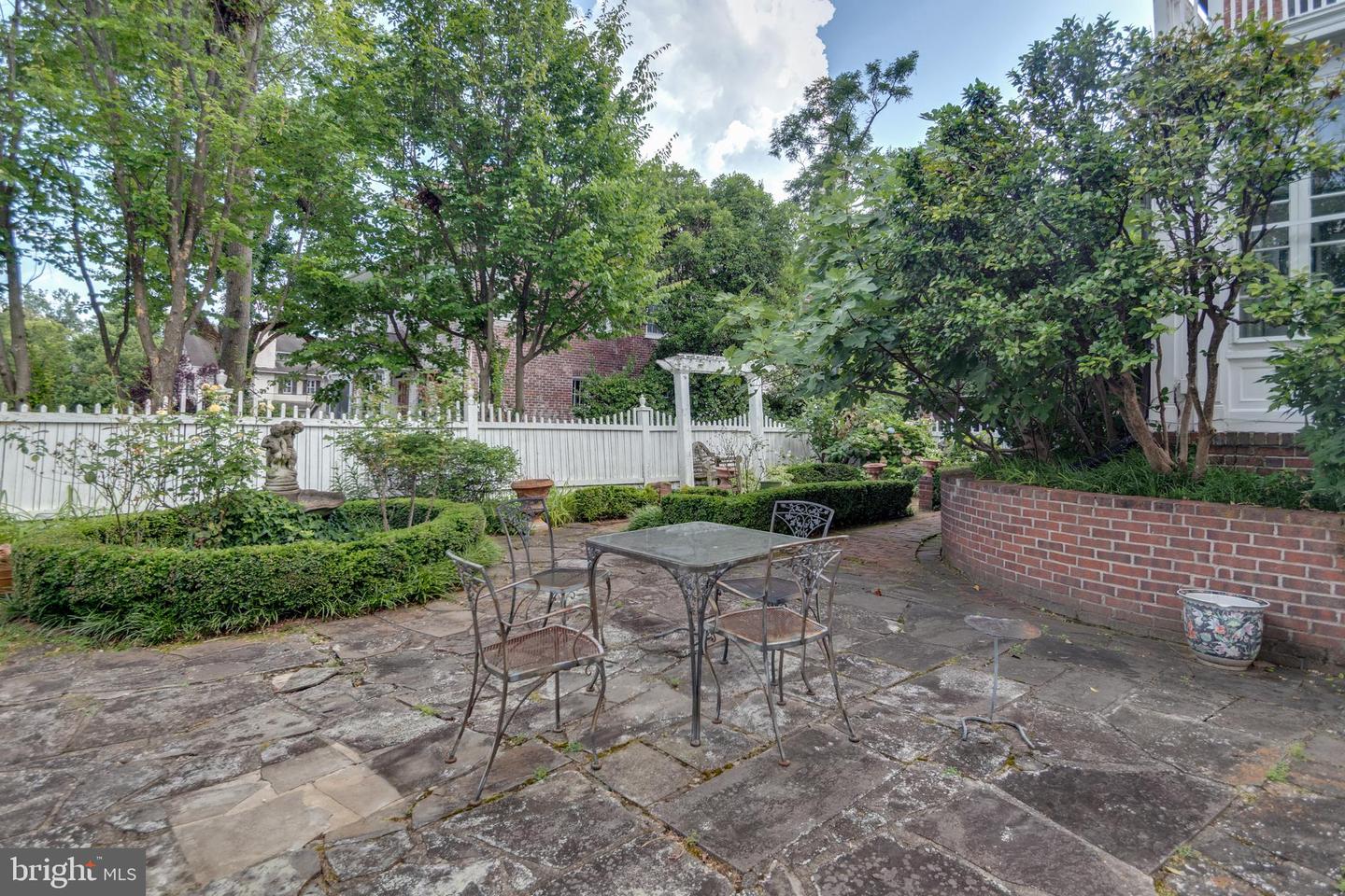 Alexandria, Virginia, 22301, United States, 4 Bedrooms Bedrooms, ,5 BathroomsBathrooms,Residential,For Sale,2000404