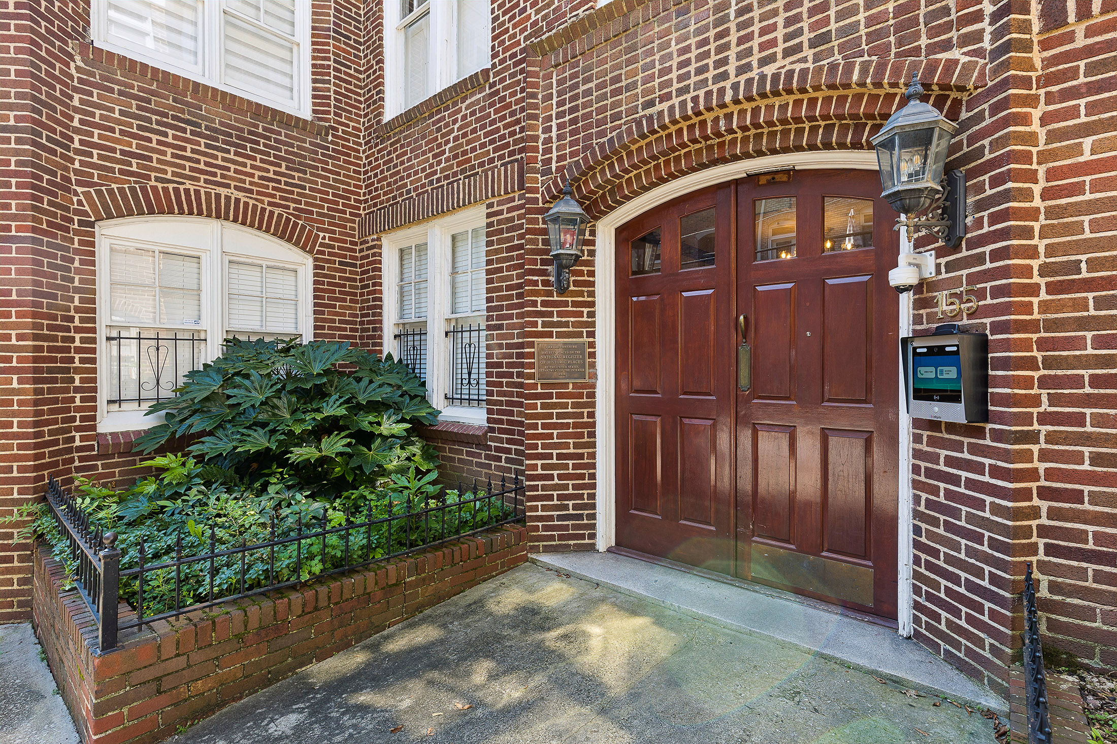  Top-Floor, End-Unit Condo in Historic Midtown Building - 物件實景