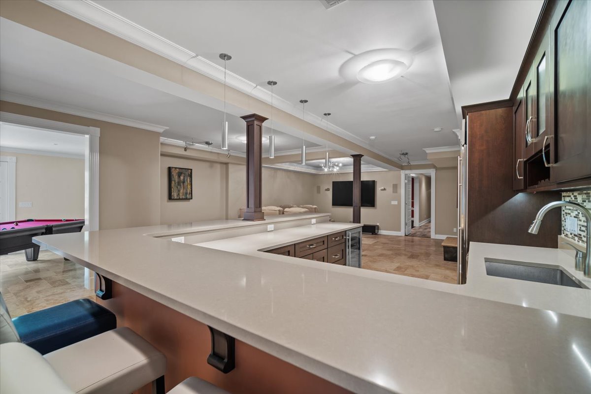 Bloomington, Illinois, 61704, United States, 4 Bedrooms Bedrooms, ,7 BathroomsBathrooms,Residential,For Sale,1941288