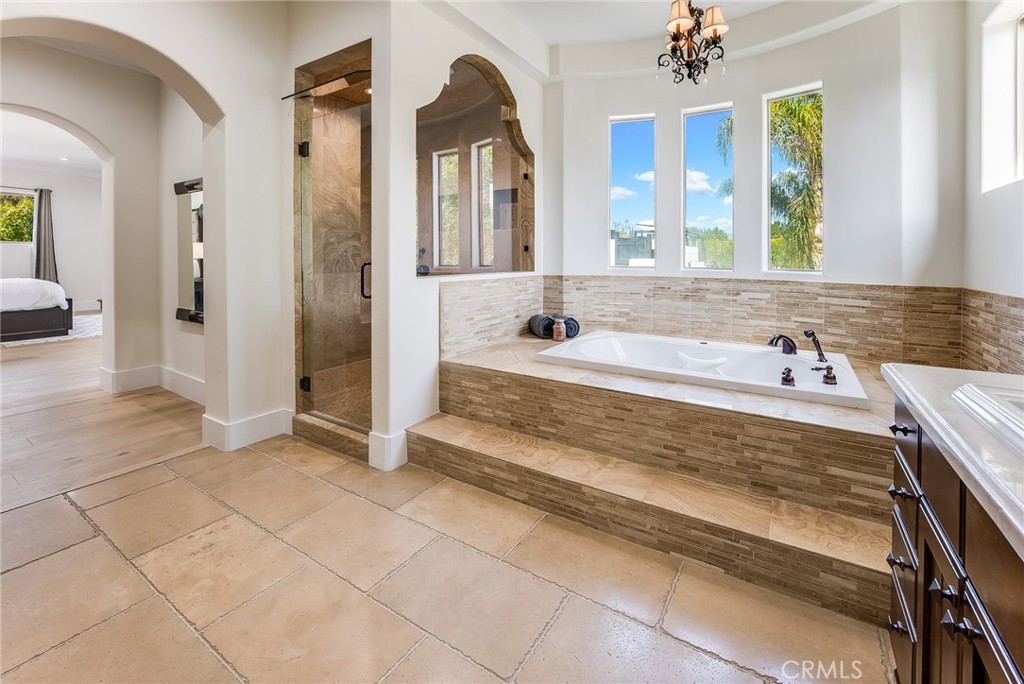 Woodland Hills, California, 91367, United States, 5 Bedrooms Bedrooms, ,6 BathroomsBathrooms,Residential,For Sale,1861197