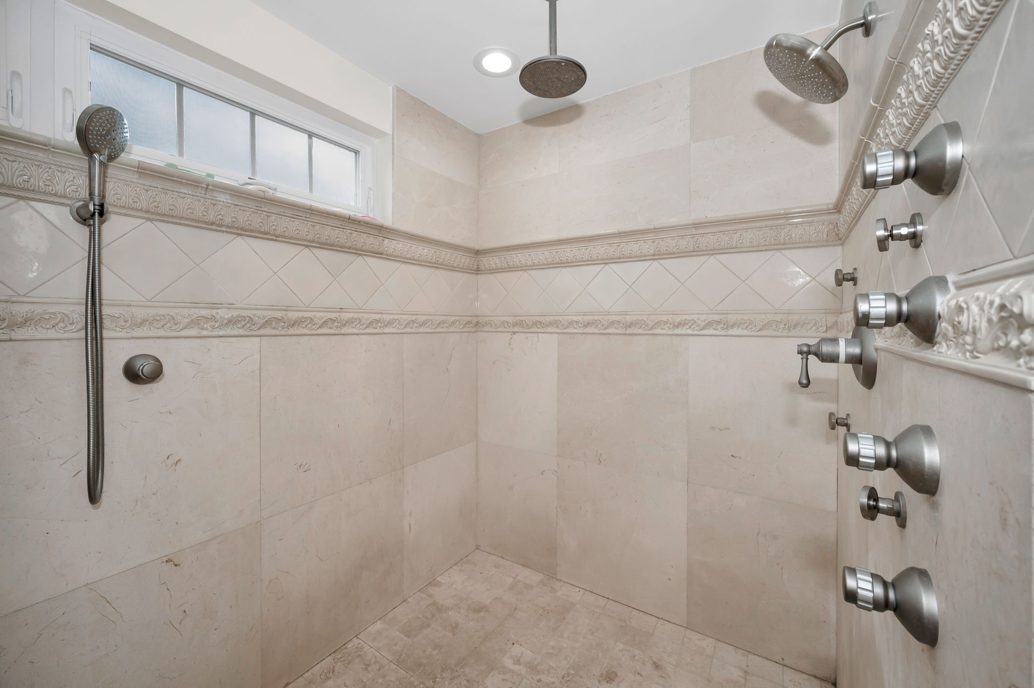119 8th St E, Tierra Verde, Florida, 33715, United States, 6 Bedrooms Bedrooms, ,5 BathroomsBathrooms,Residential,For Sale,119 8th St E,1672792