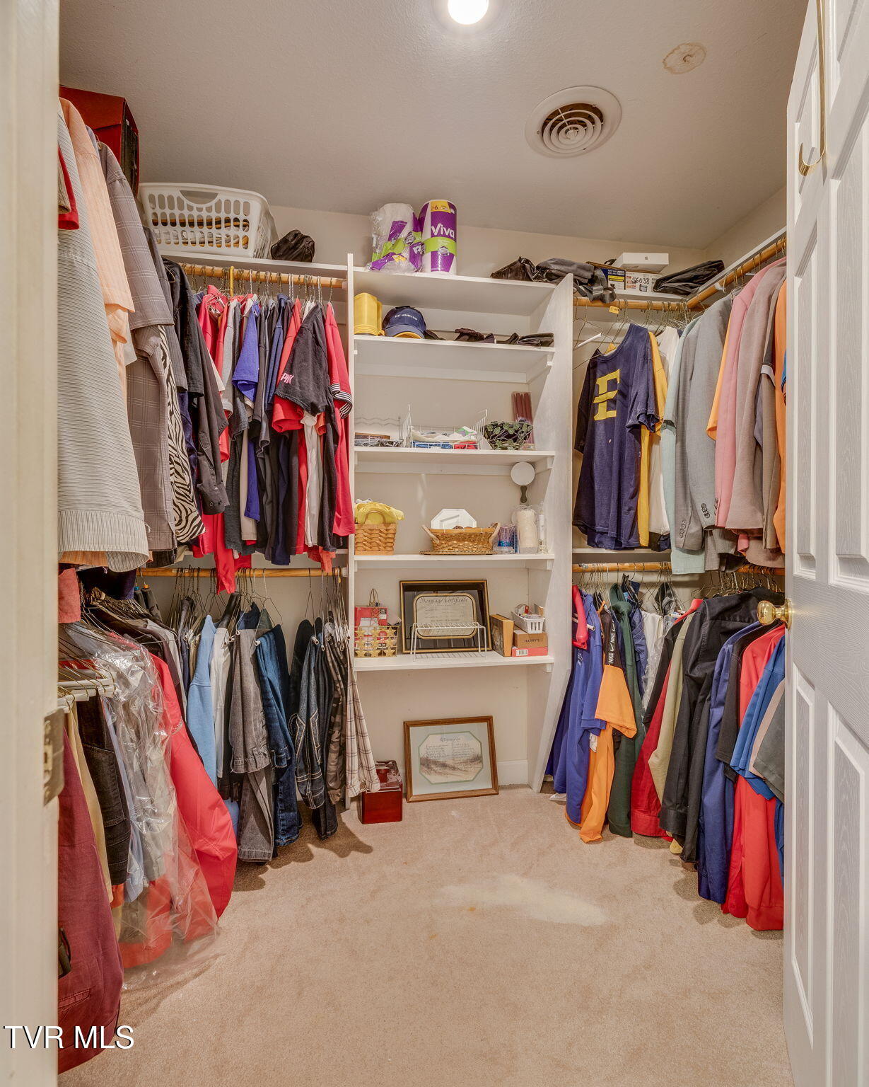 Johnson City, Tennessee, 37601, United States, 5 Bedrooms Bedrooms, ,4 BathroomsBathrooms,Residential,For Sale,2005750