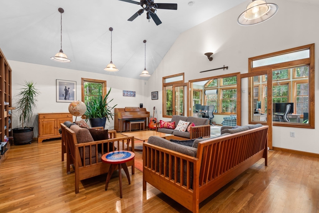 Princeton, Massachusetts, 01541, United States, 4 Bedrooms Bedrooms, ,4 BathroomsBathrooms,Residential,For Sale,2005212