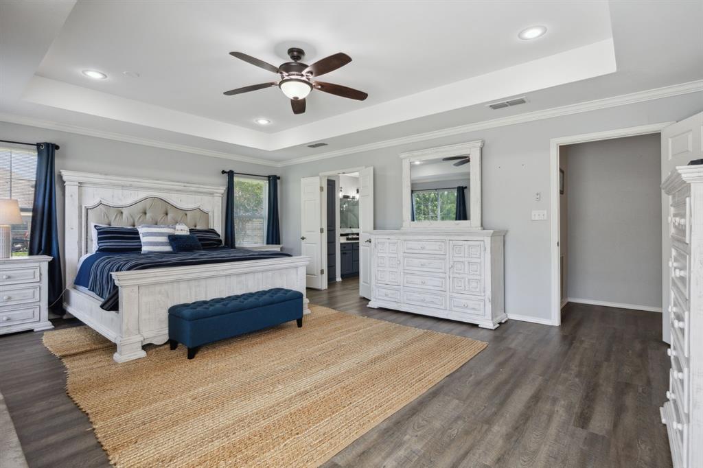Quinlan, Texas, 75474, United States, 5 Bedrooms Bedrooms, ,3 BathroomsBathrooms,Residential,For Sale,1828402