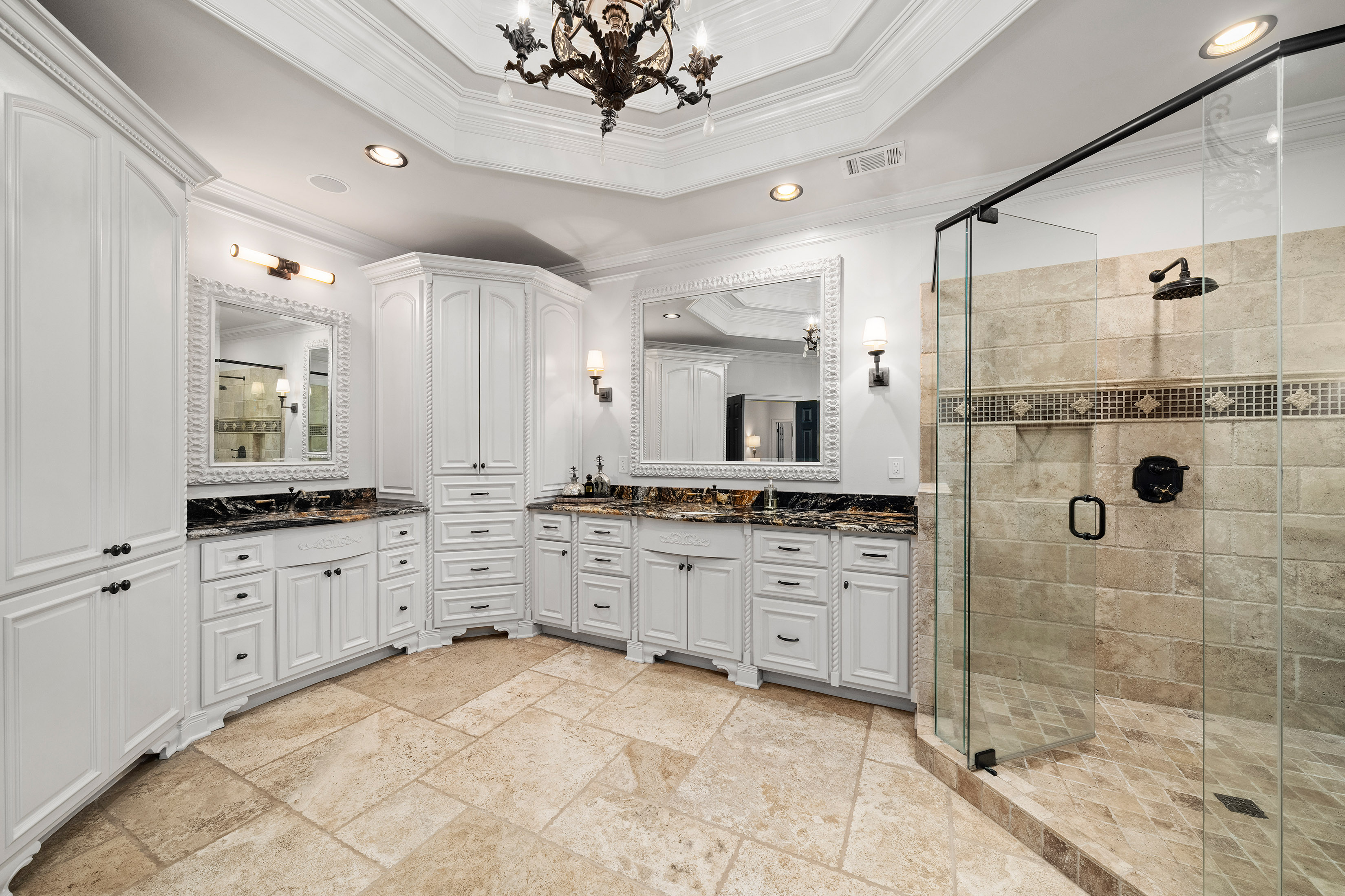  Luxury, Warmth, and Timeless Beauty in the Heart of Chartwell - 物件實景