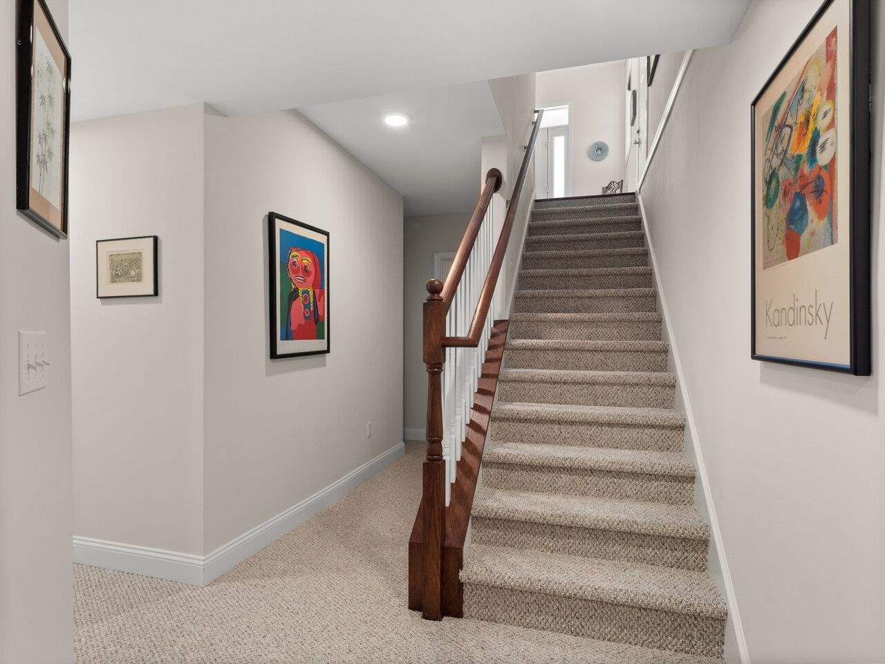 Burlington, Vermont, 05401, United States, 2 Bedrooms Bedrooms, ,2 BathroomsBathrooms,Residential,For Sale,1927206