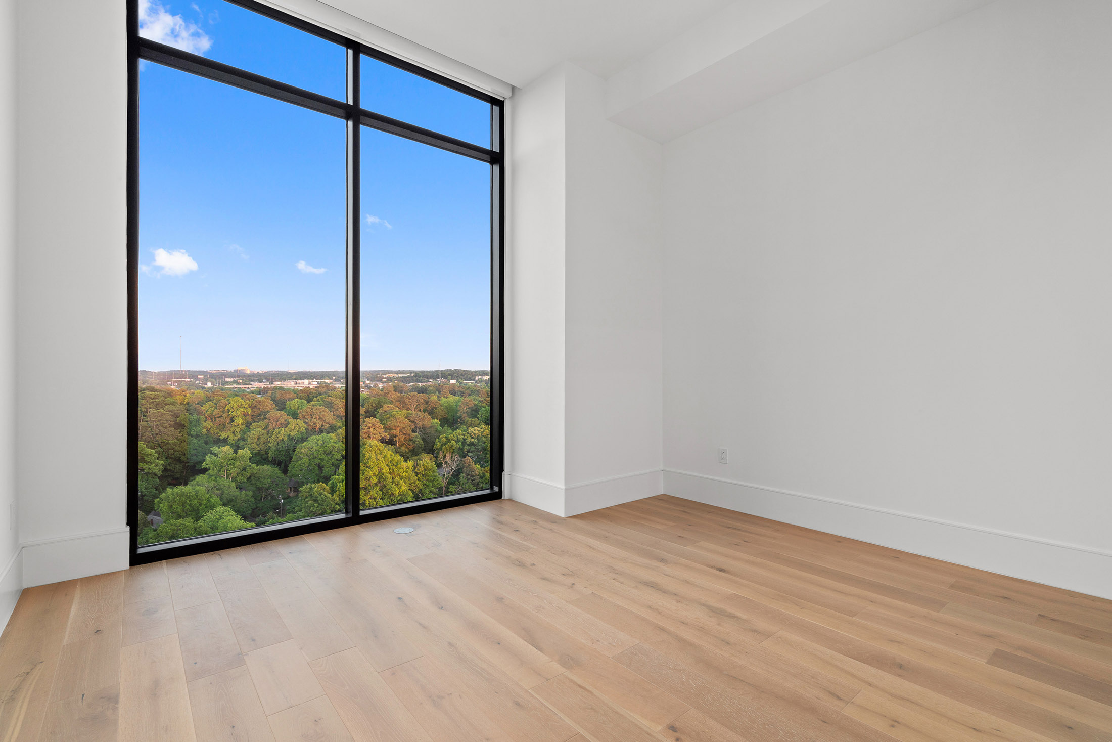  Stunning 17th Floor Corner Unit with Architectural Upgrades - 物件實景