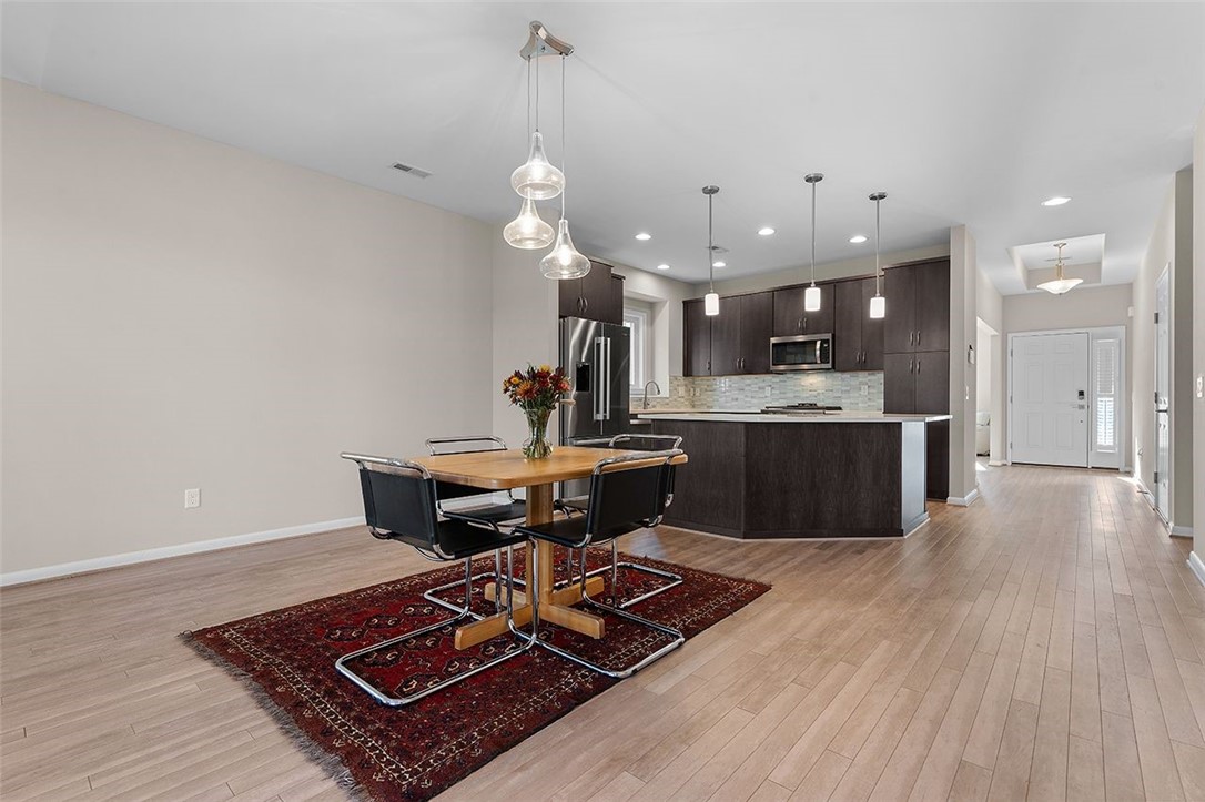 Ohio Twp, Pennsylvania, 15237, United States, 2 Bedrooms Bedrooms, ,3 BathroomsBathrooms,Residential,For Sale,1984724