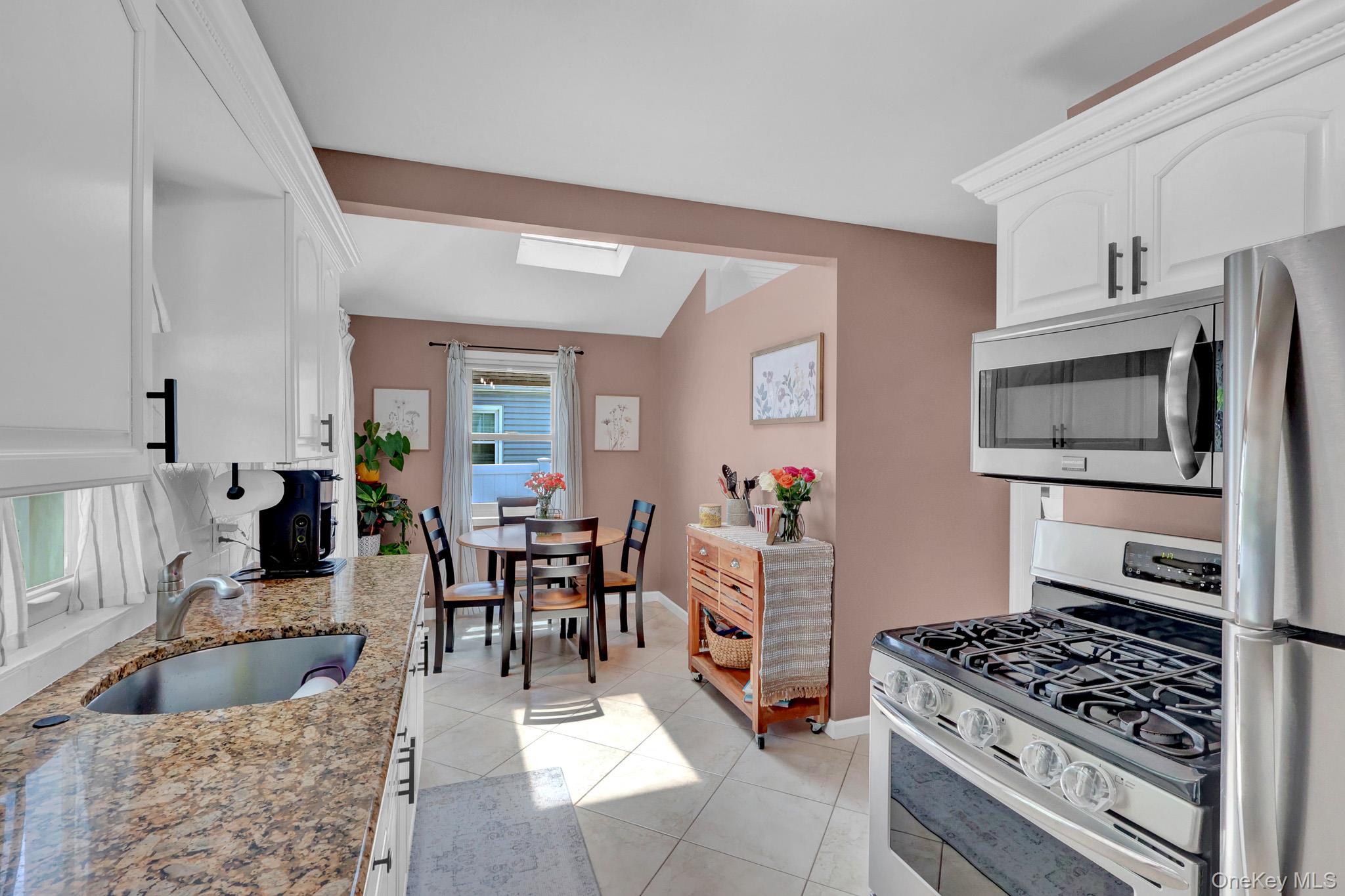 31 Locust Avenue E, Farmingdale, NY, 11735 - 物件實景